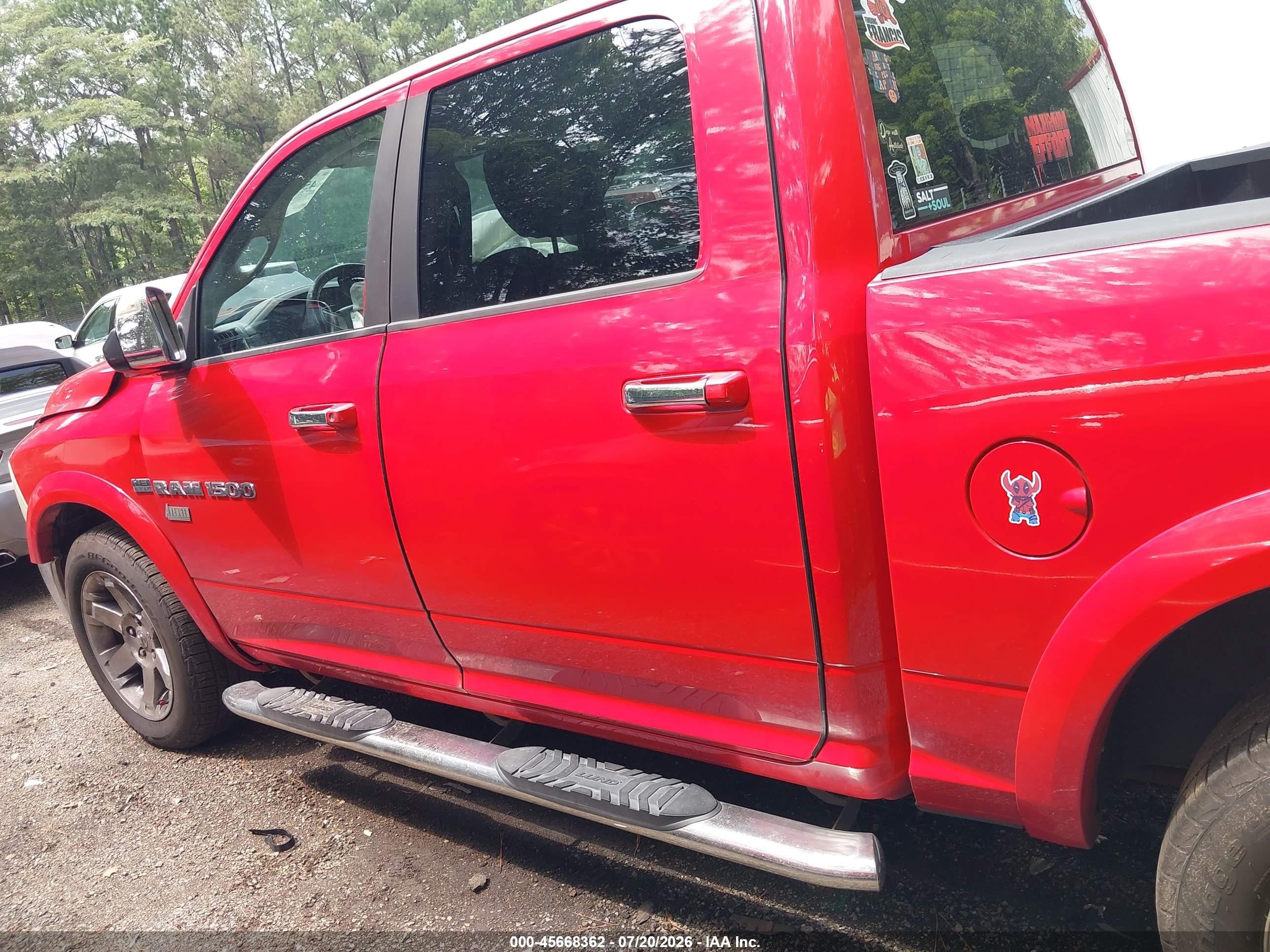 2011 Ram Ram 1500 Laramie Red vin: 1D7RV1CT8BS667318