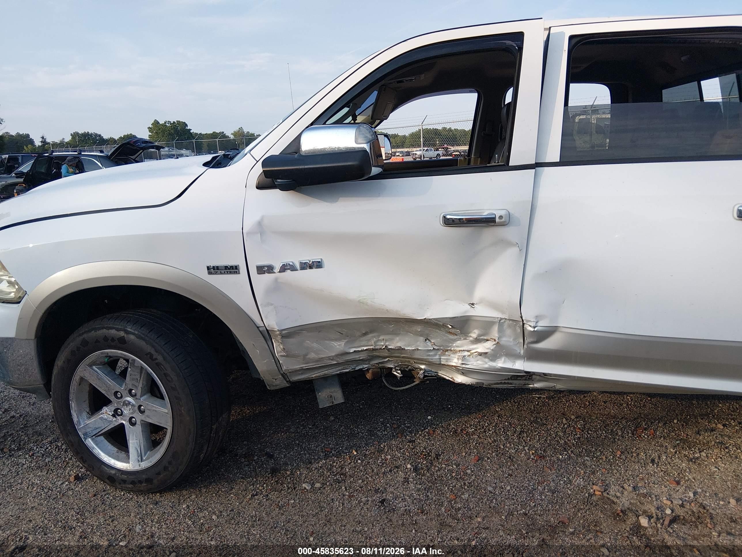 2010 Dodge Ram 1500 Laramie White vin: 1D7RV1CT9AS160619