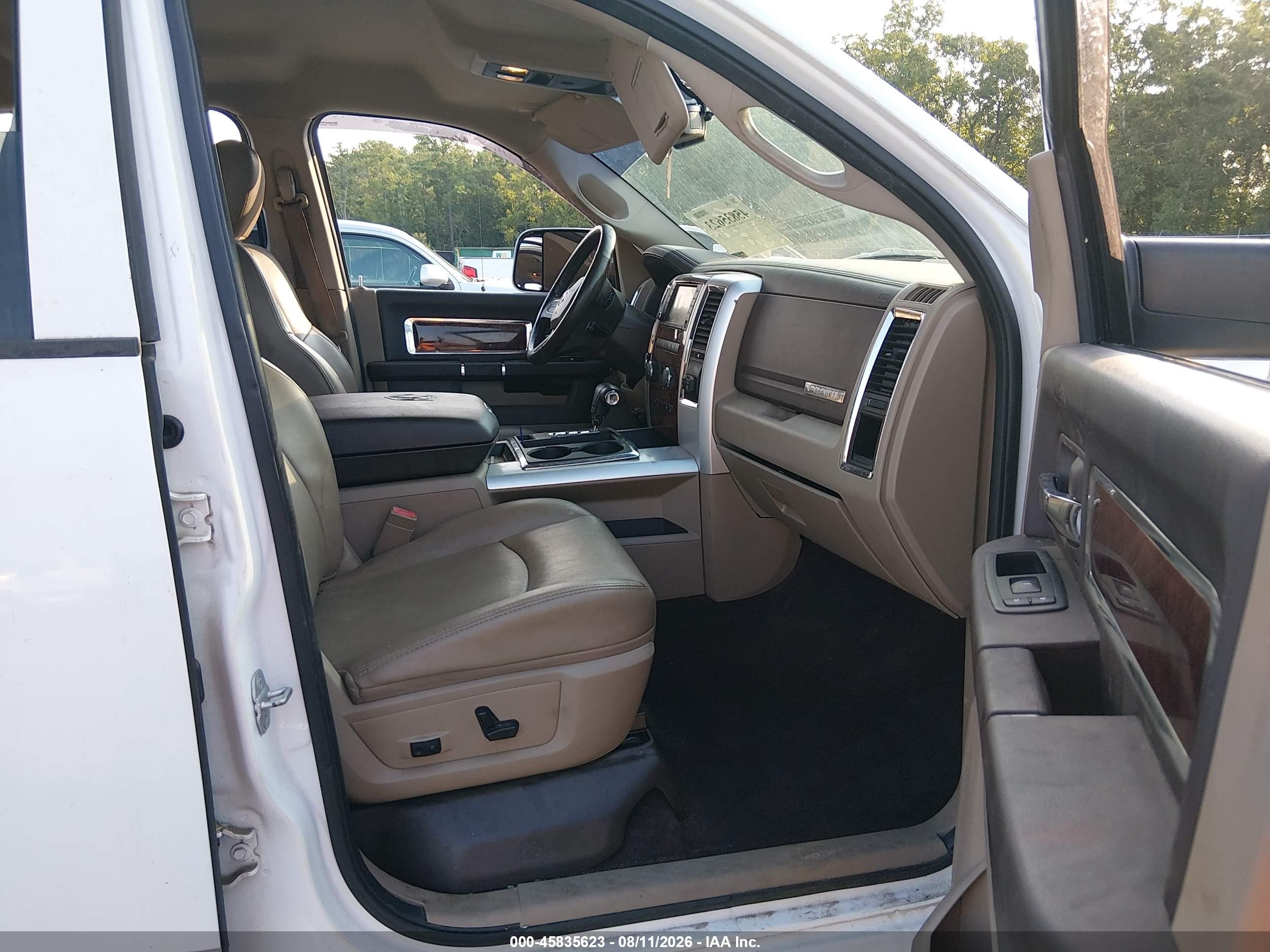 2010 Dodge Ram 1500 Laramie White vin: 1D7RV1CT9AS160619