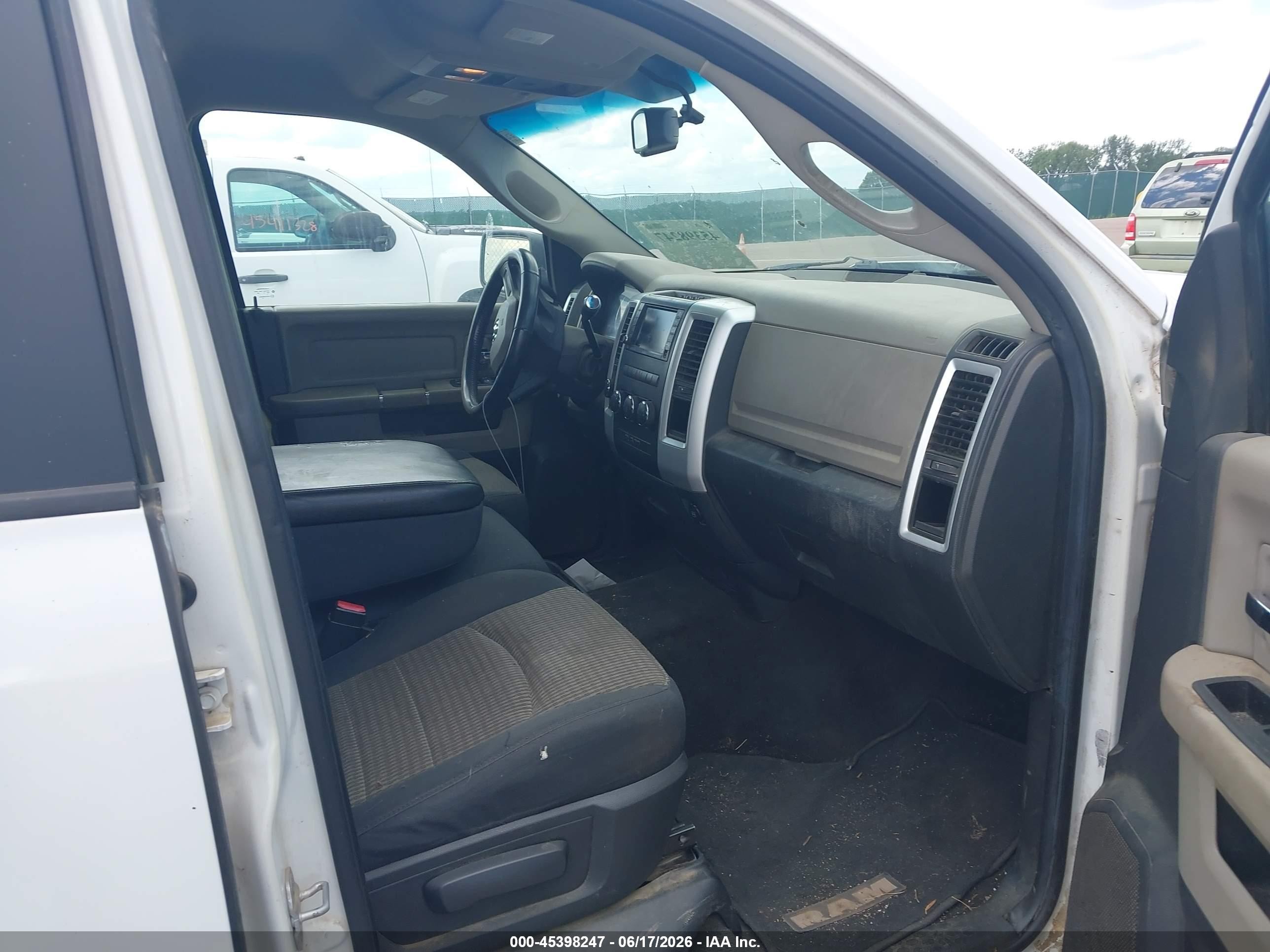 2010 Dodge Ram 1500 Slt/sport/trx White vin: 1D7RV1CT9AS218468