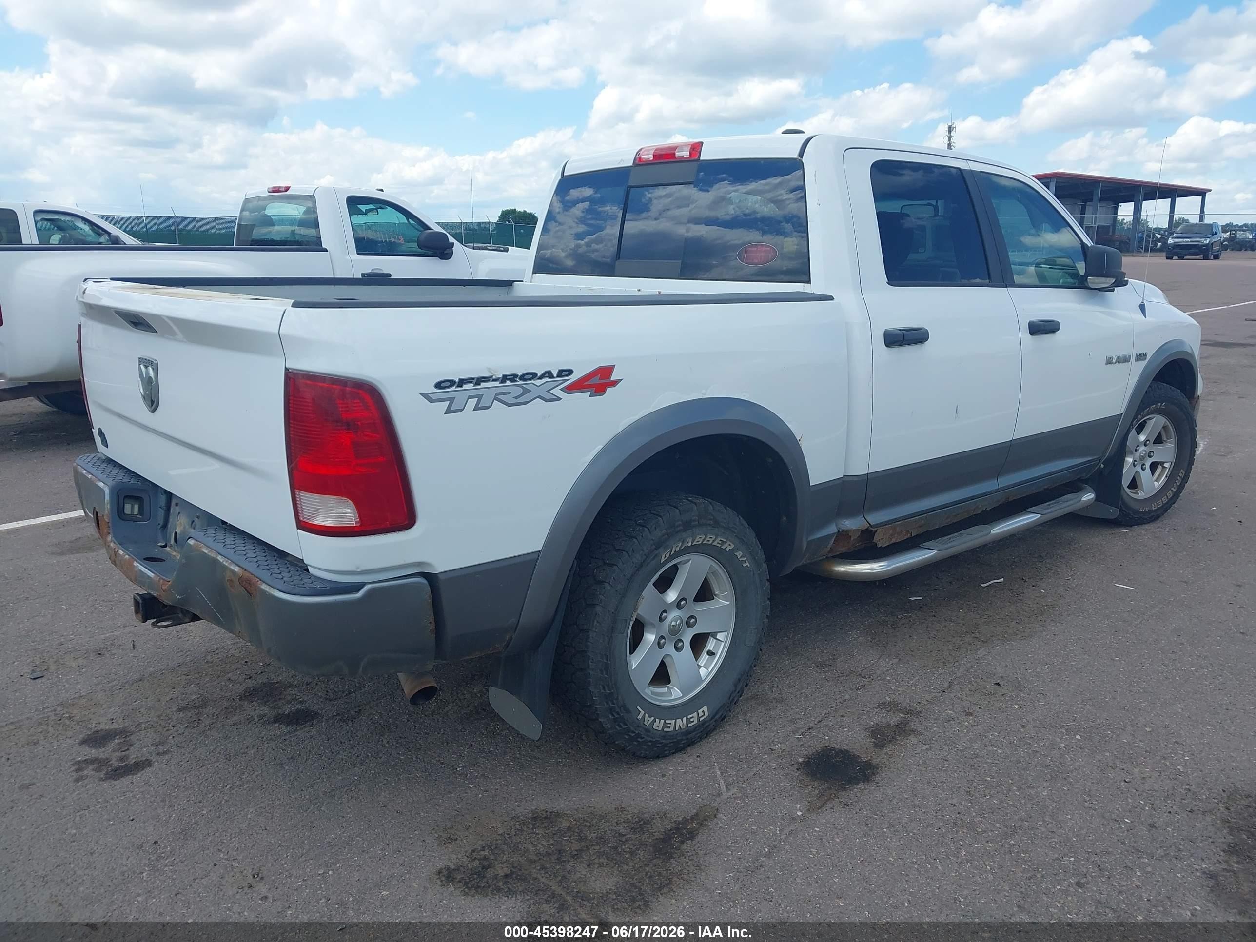 2010 Dodge Ram 1500 Slt/sport/trx White vin: 1D7RV1CT9AS218468
