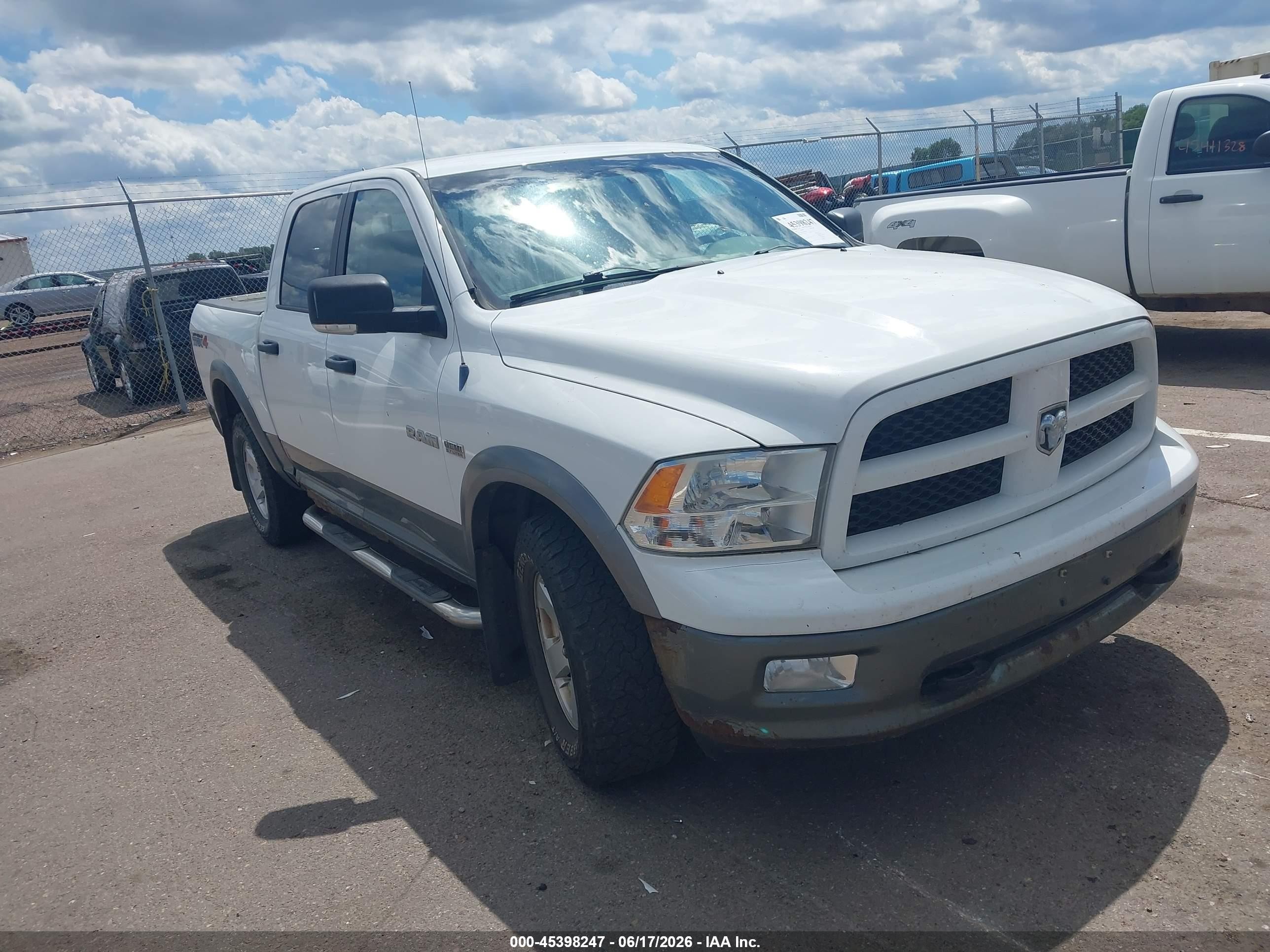2010 Dodge Ram 1500 Slt/sport/trx White vin: 1D7RV1CT9AS218468