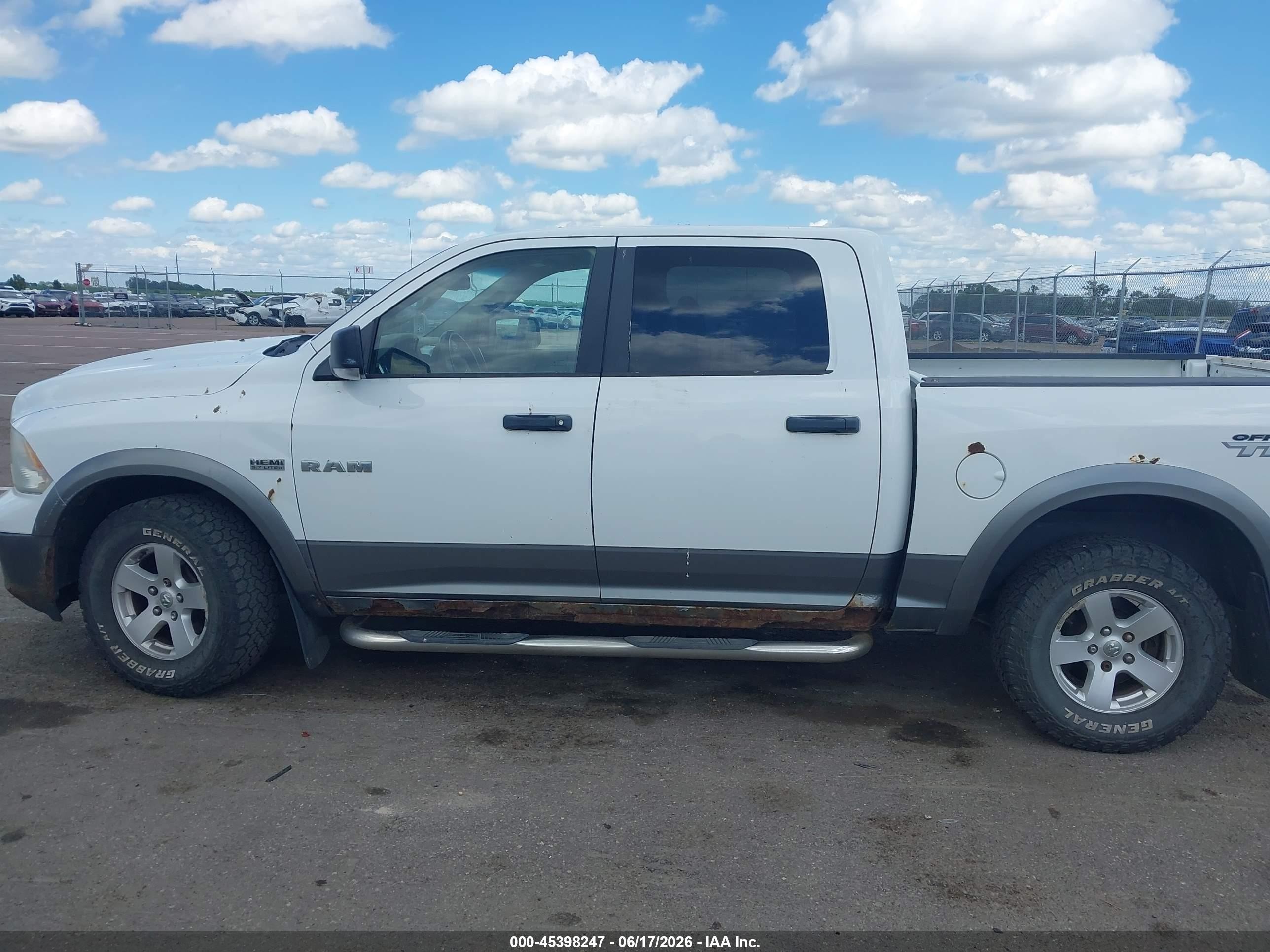 2010 Dodge Ram 1500 Slt/sport/trx White vin: 1D7RV1CT9AS218468