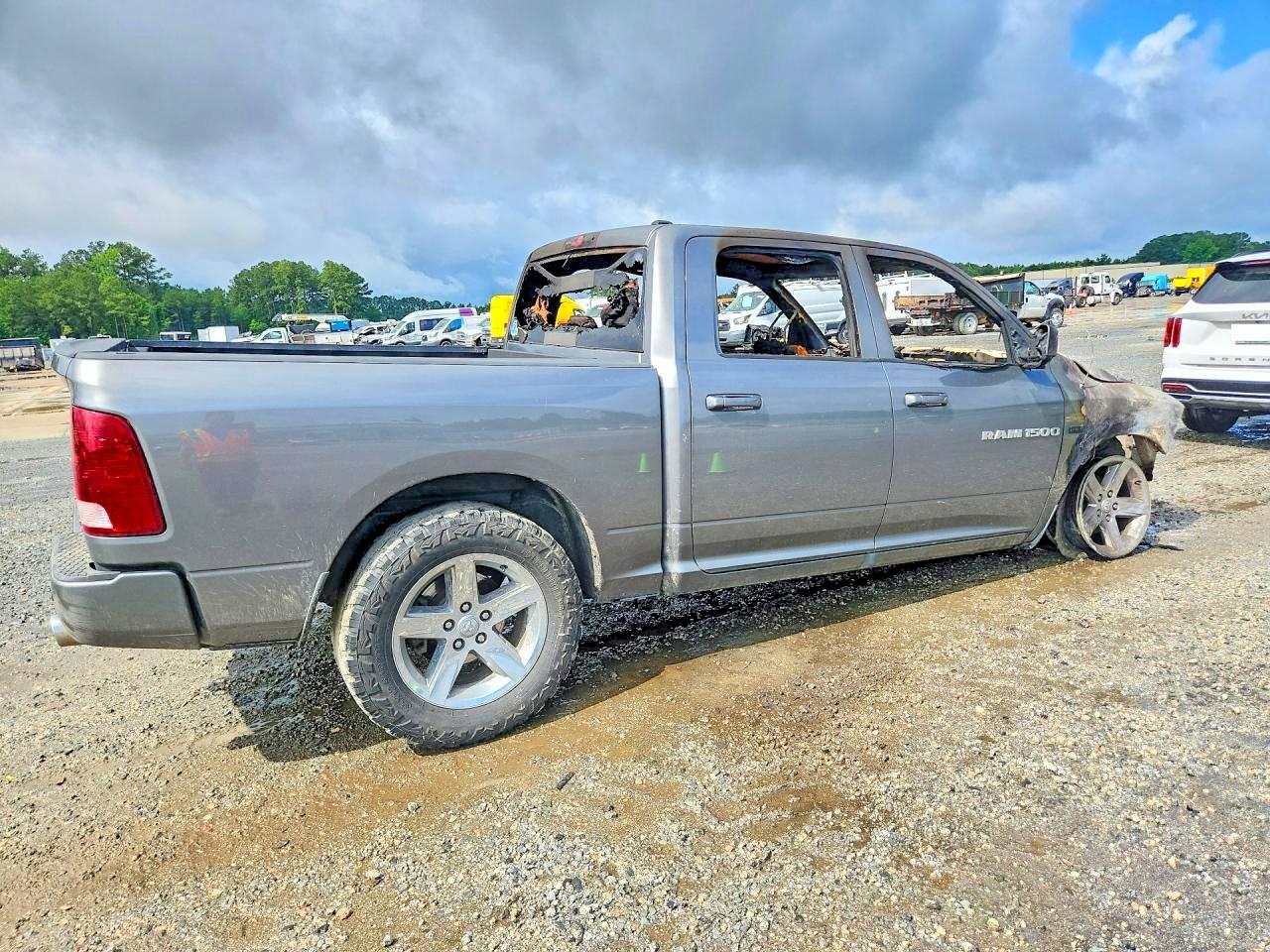 2011 Dodge Ram 1500 Gray vin: 1D7RV1CT9BS613526