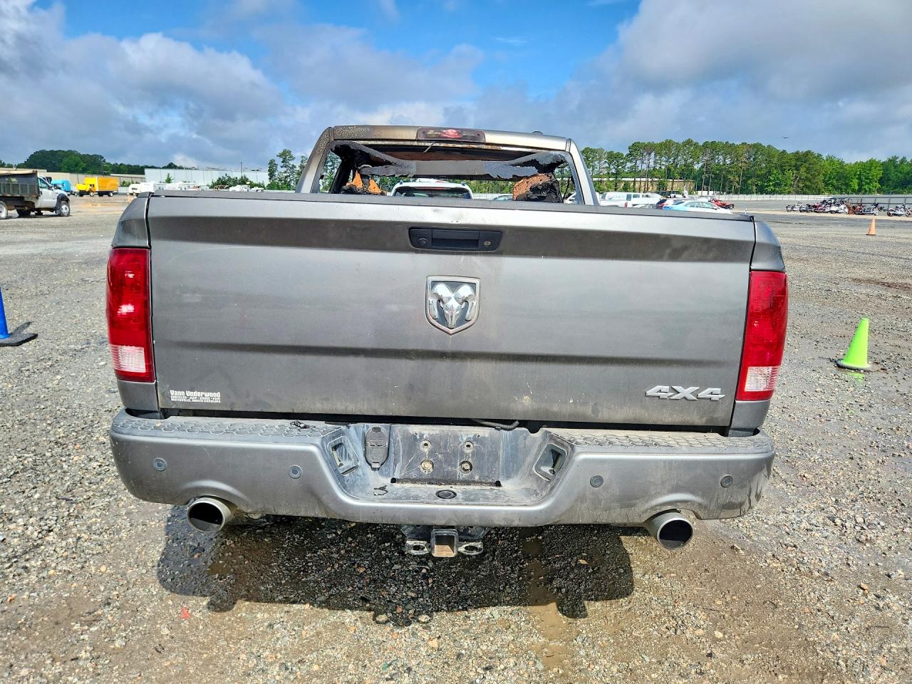 2011 Dodge Ram 1500 Gray vin: 1D7RV1CT9BS613526