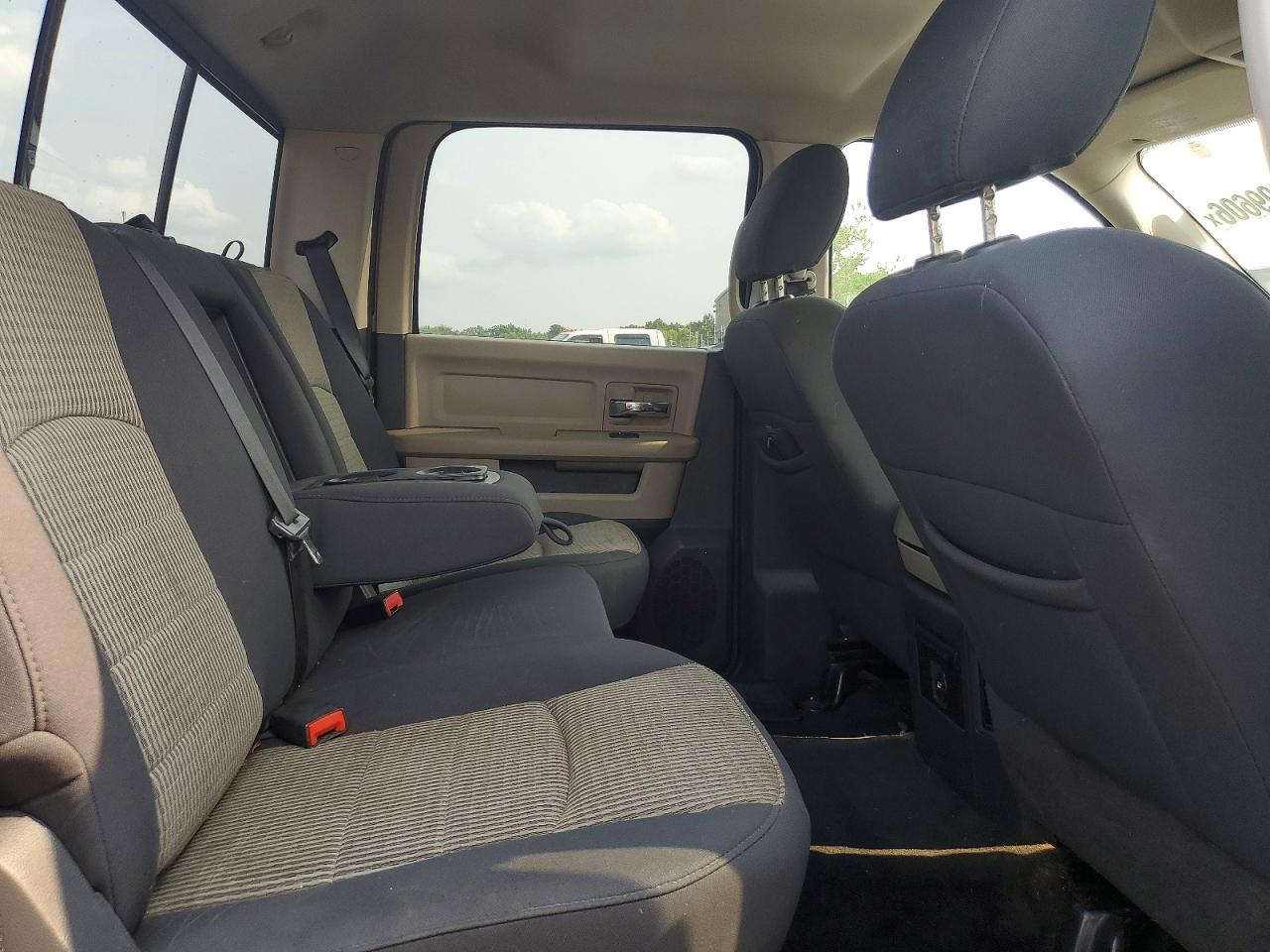 2011 Dodge Ram 1500 Red vin: 1D7RV1CT9BS643223