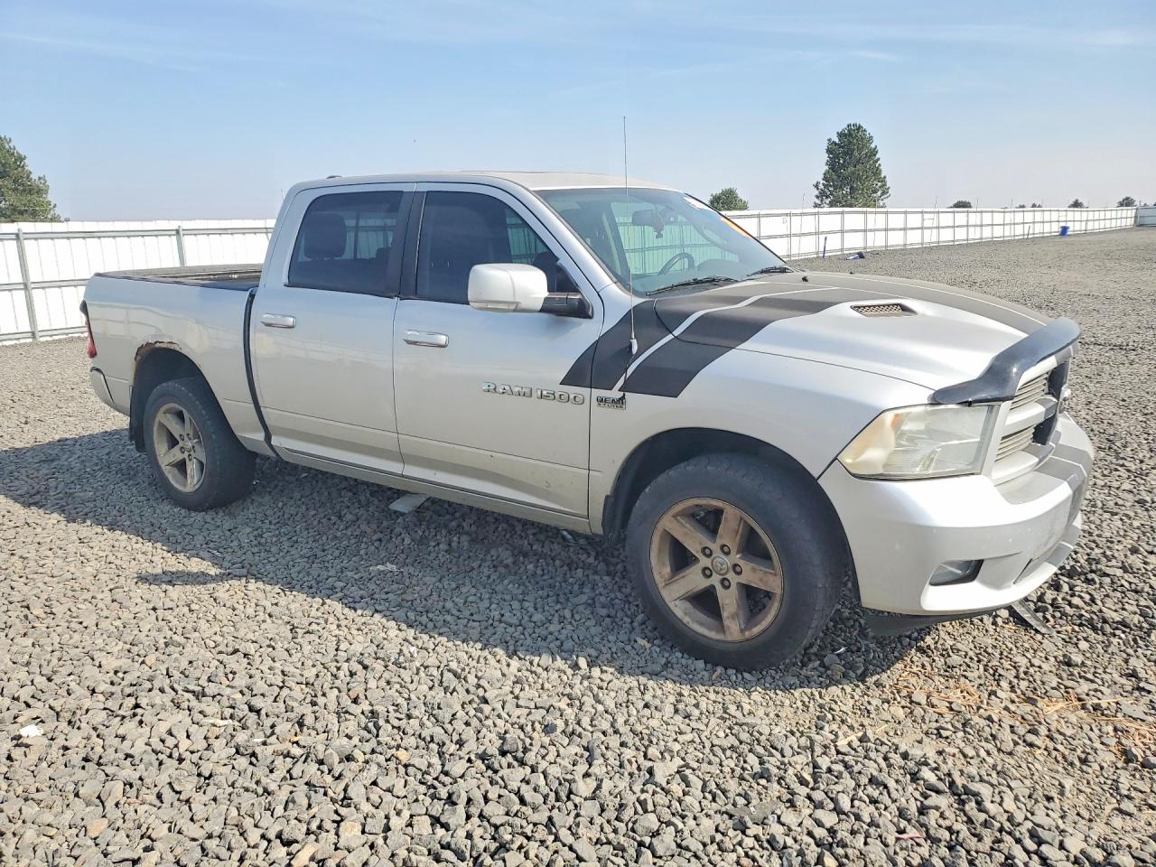 2011 Dodge Ram 1500 Silver vin: 1D7RV1CT9BS699274