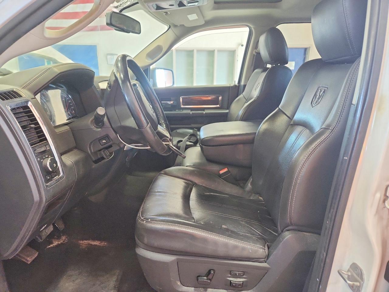 2011 Dodge Ram 1500 White vin: 1D7RV1CTXBS510437