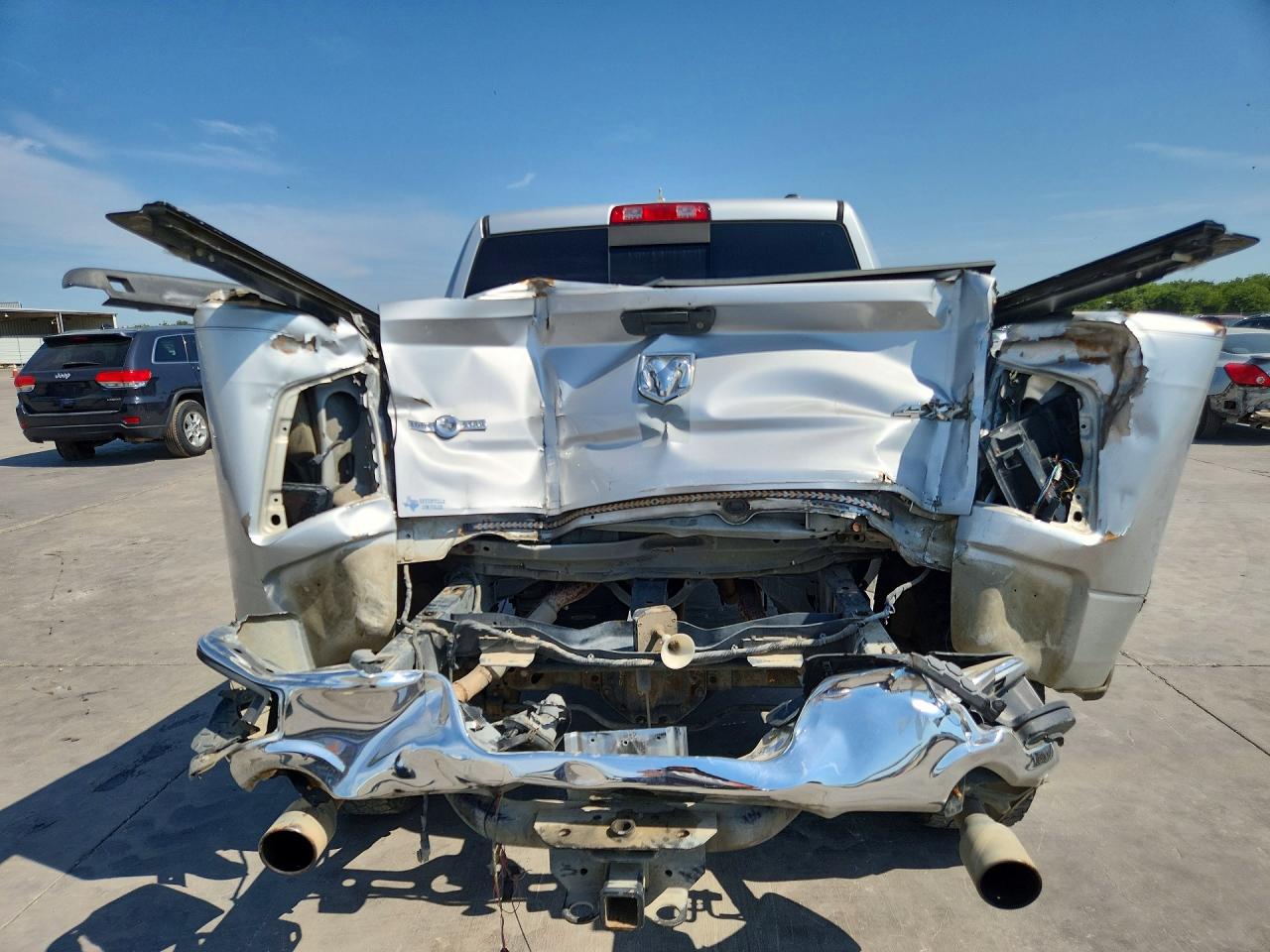 2011 Dodge Ram 1500 Серебряный vin: 1D7RV1CTXBS691474