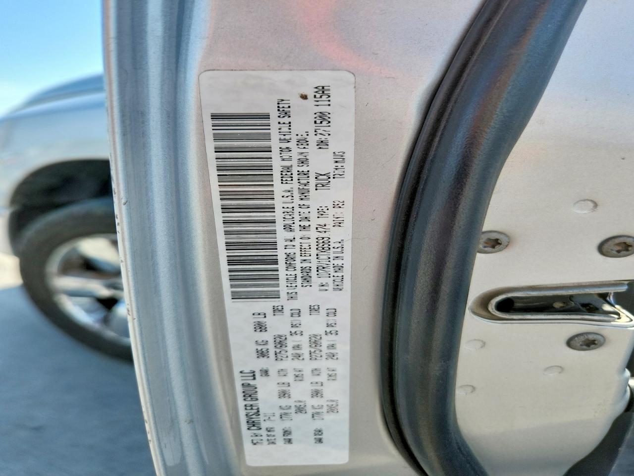 2011 Dodge Ram 1500 Серебряный vin: 1D7RV1CTXBS691474