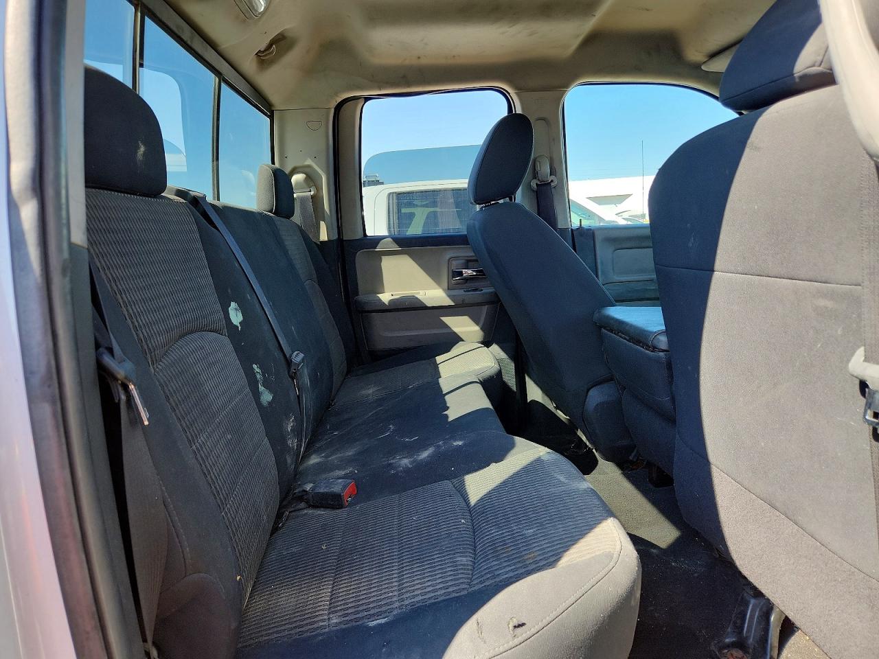 2010 Dodge Ram 1500 White vin: 1D7RV1GP2AS172981