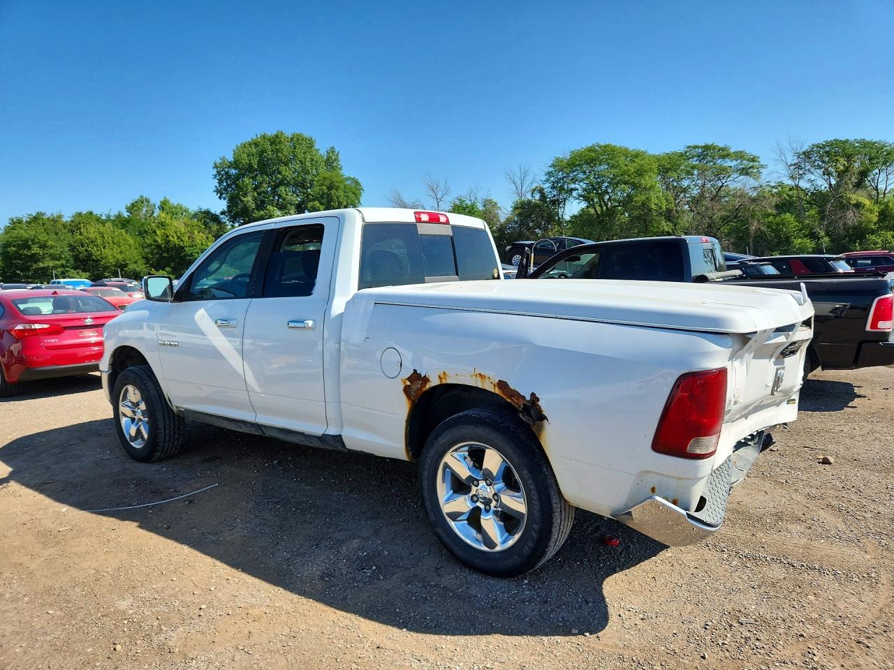 2010 Dodge Ram 1500 White vin: 1D7RV1GP2AS172981