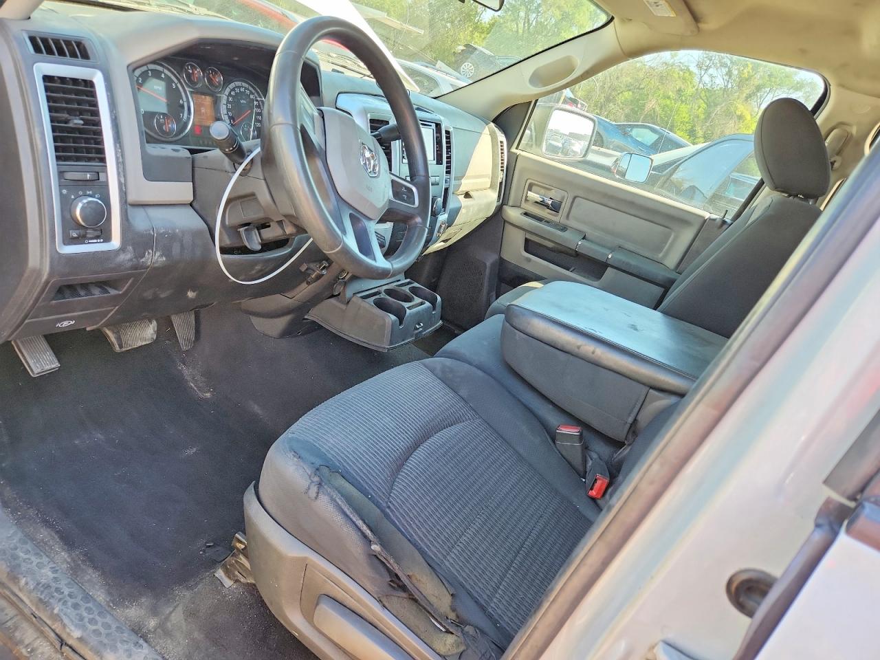 2010 Dodge Ram 1500 White vin: 1D7RV1GP2AS172981