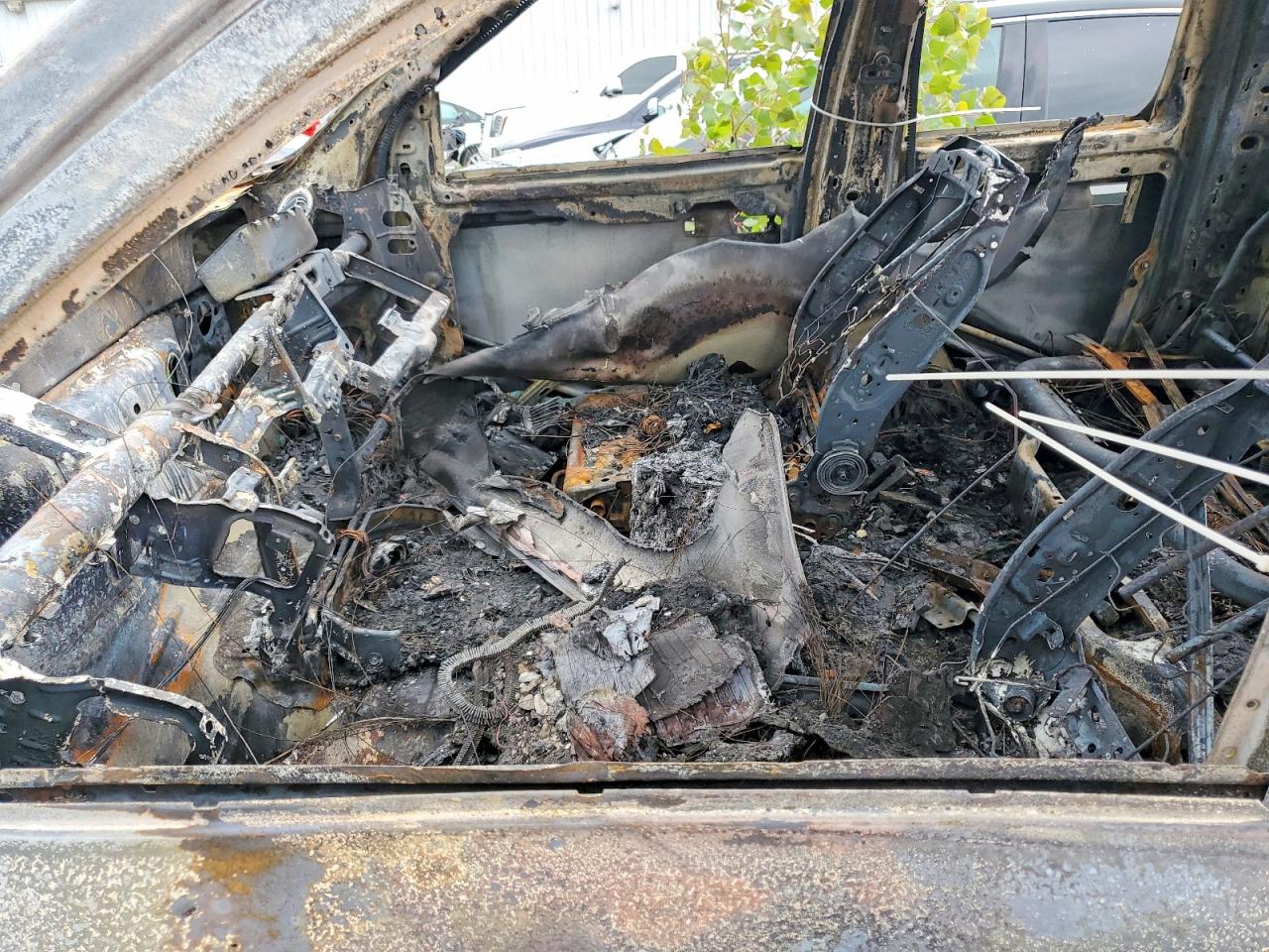 2010 Dodge Ram 1500 Burn vin: 1D7RV1GP2AS261420