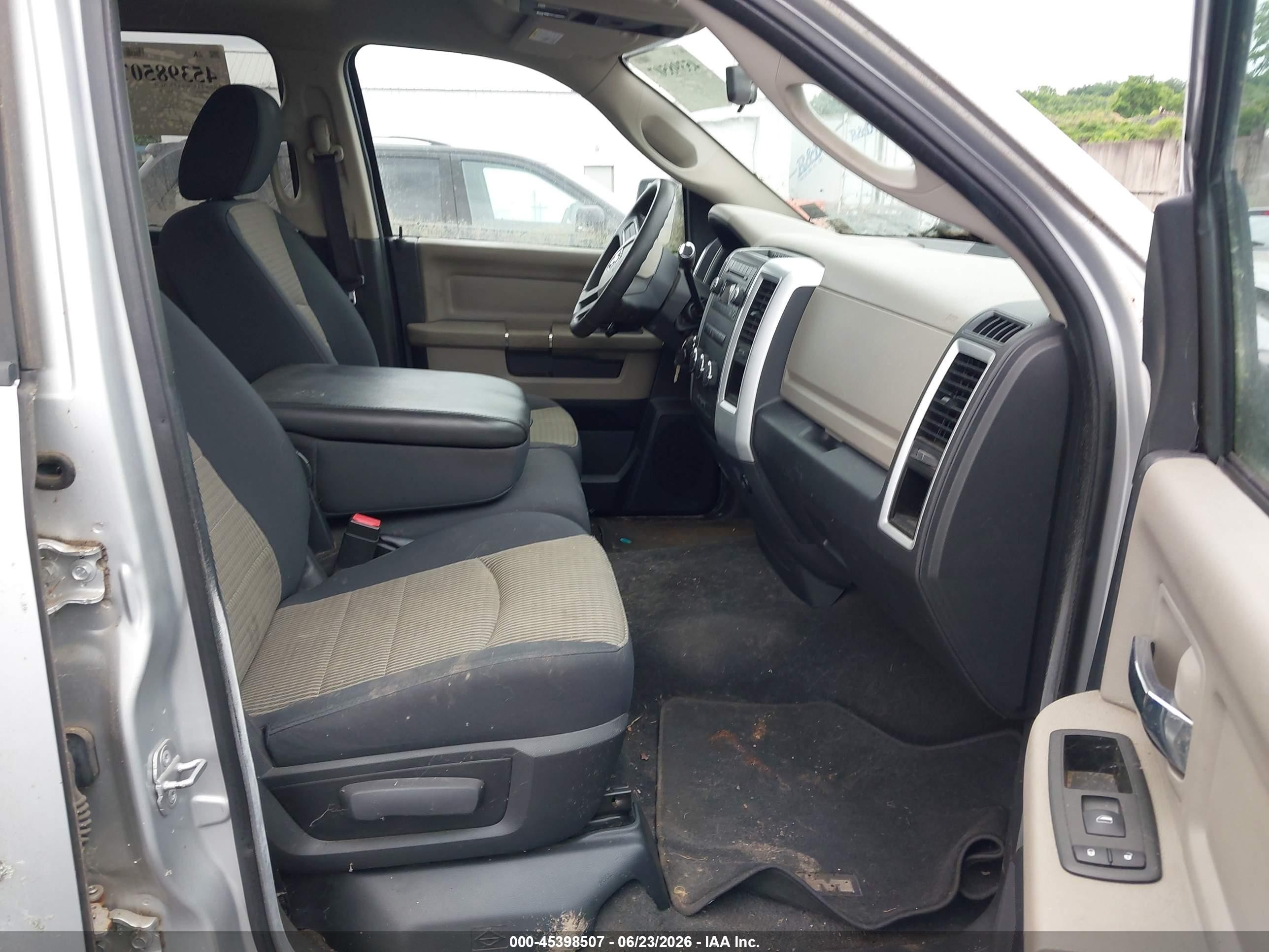 2010 Dodge Ram 1500 Slt/sport/trx Silver vin: 1D7RV1GP3AS160550