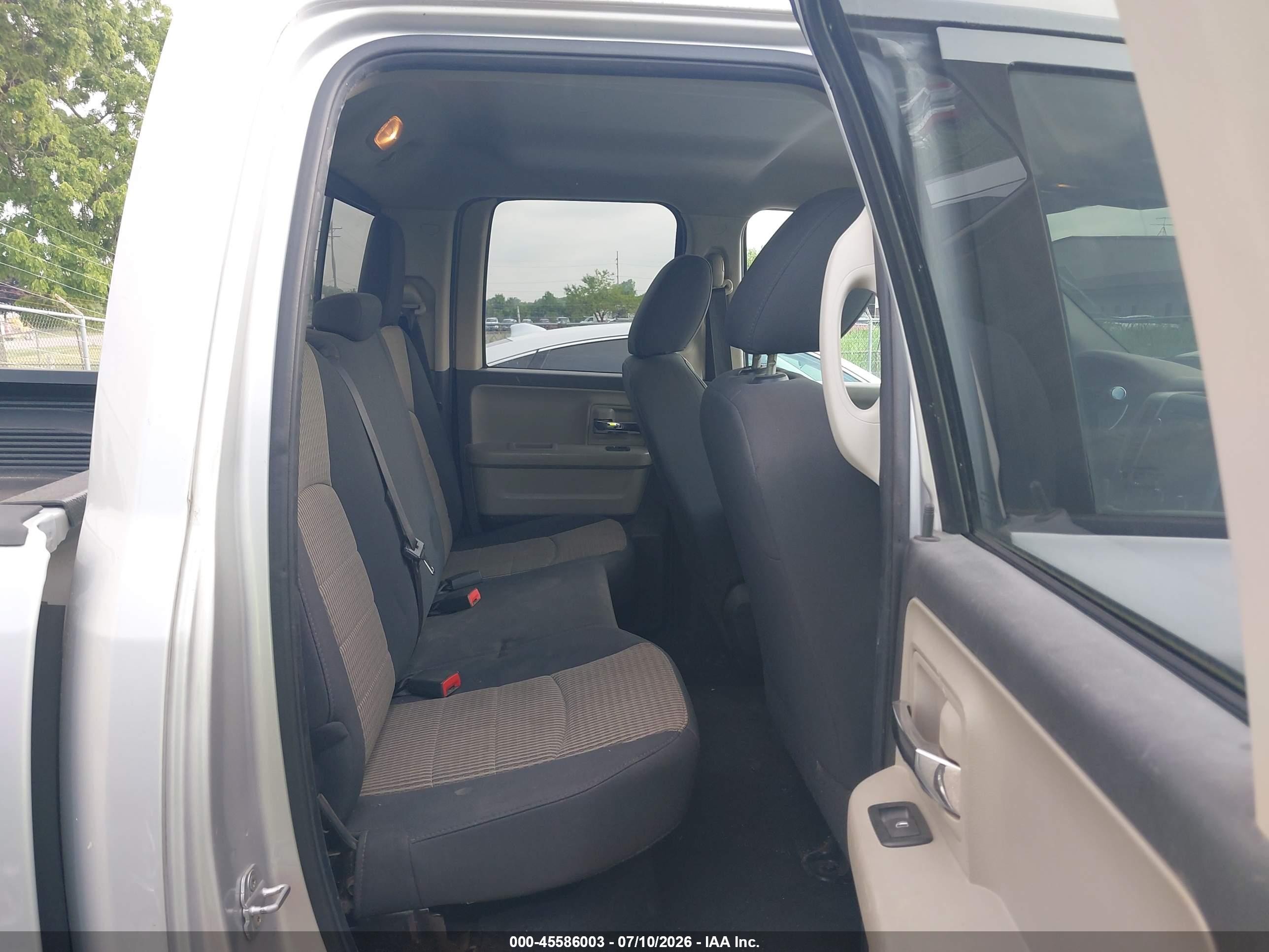 2011 Ram Ram 1500 Slt Серебряный vin: 1D7RV1GP3BS588197