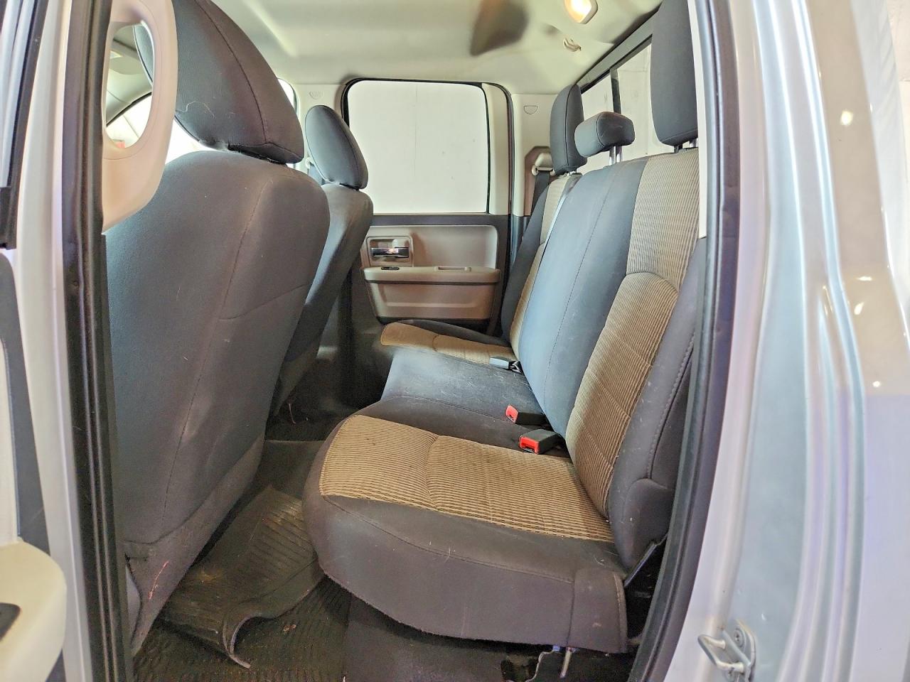 2011 Dodge Ram Silver vin: 1D7RV1GP5BS639053