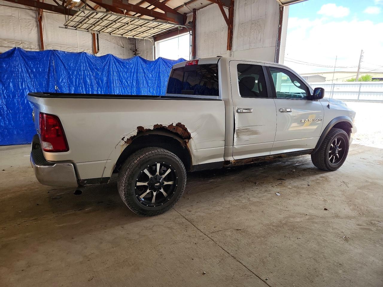 2011 Dodge Ram Silver vin: 1D7RV1GP5BS639053
