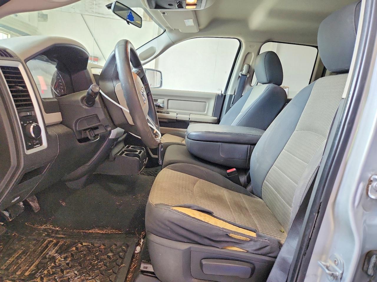 2011 Dodge Ram Silver vin: 1D7RV1GP5BS639053