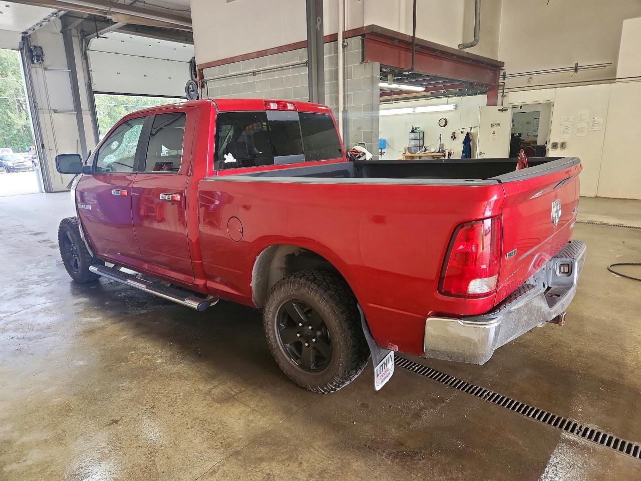 2010 Dodge Ram 1500 Красный vin: 1D7RV1GP6AS160865
