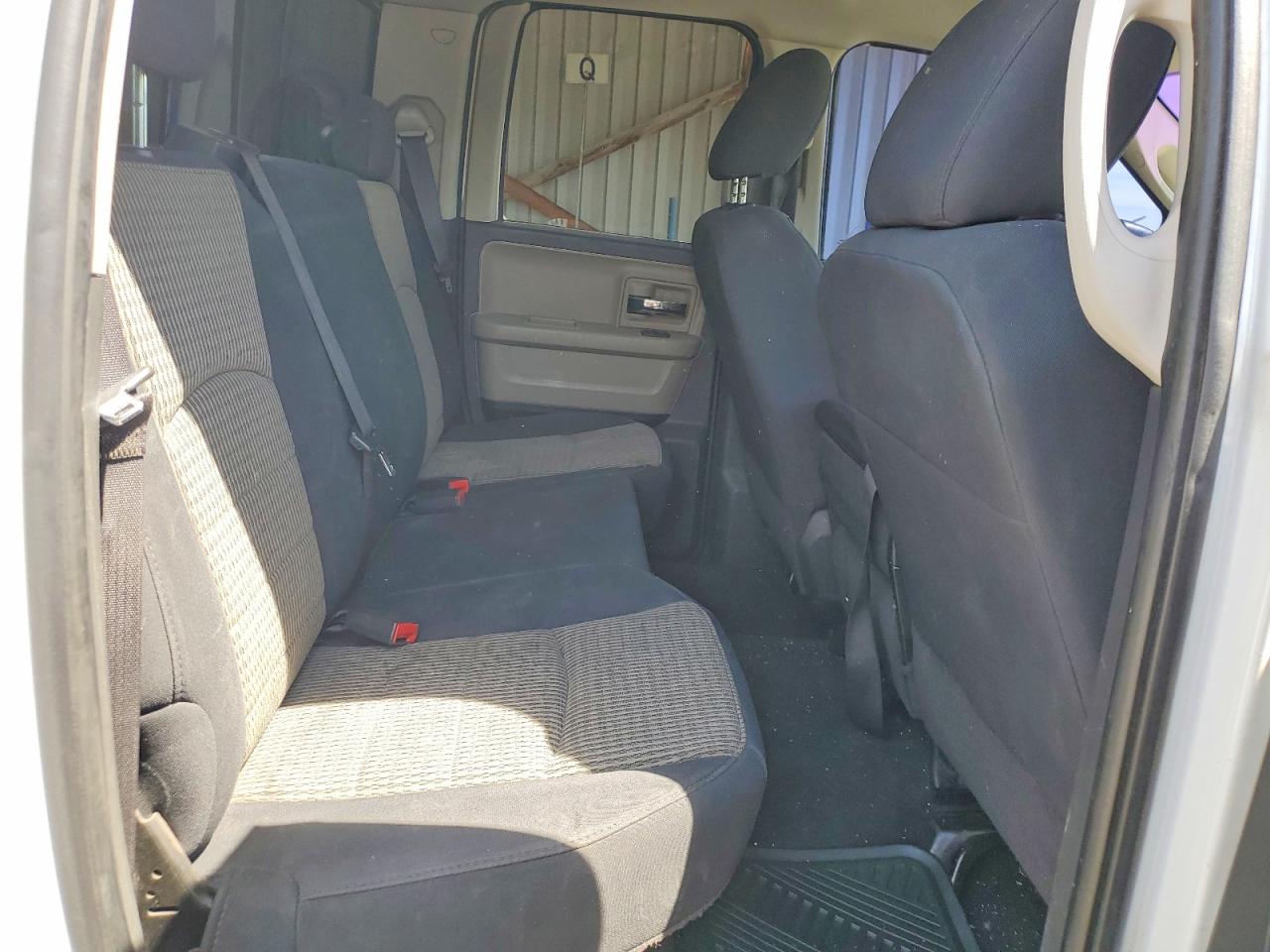 2010 Dodge Ram 1500 White vin: 1D7RV1GP7AS200838