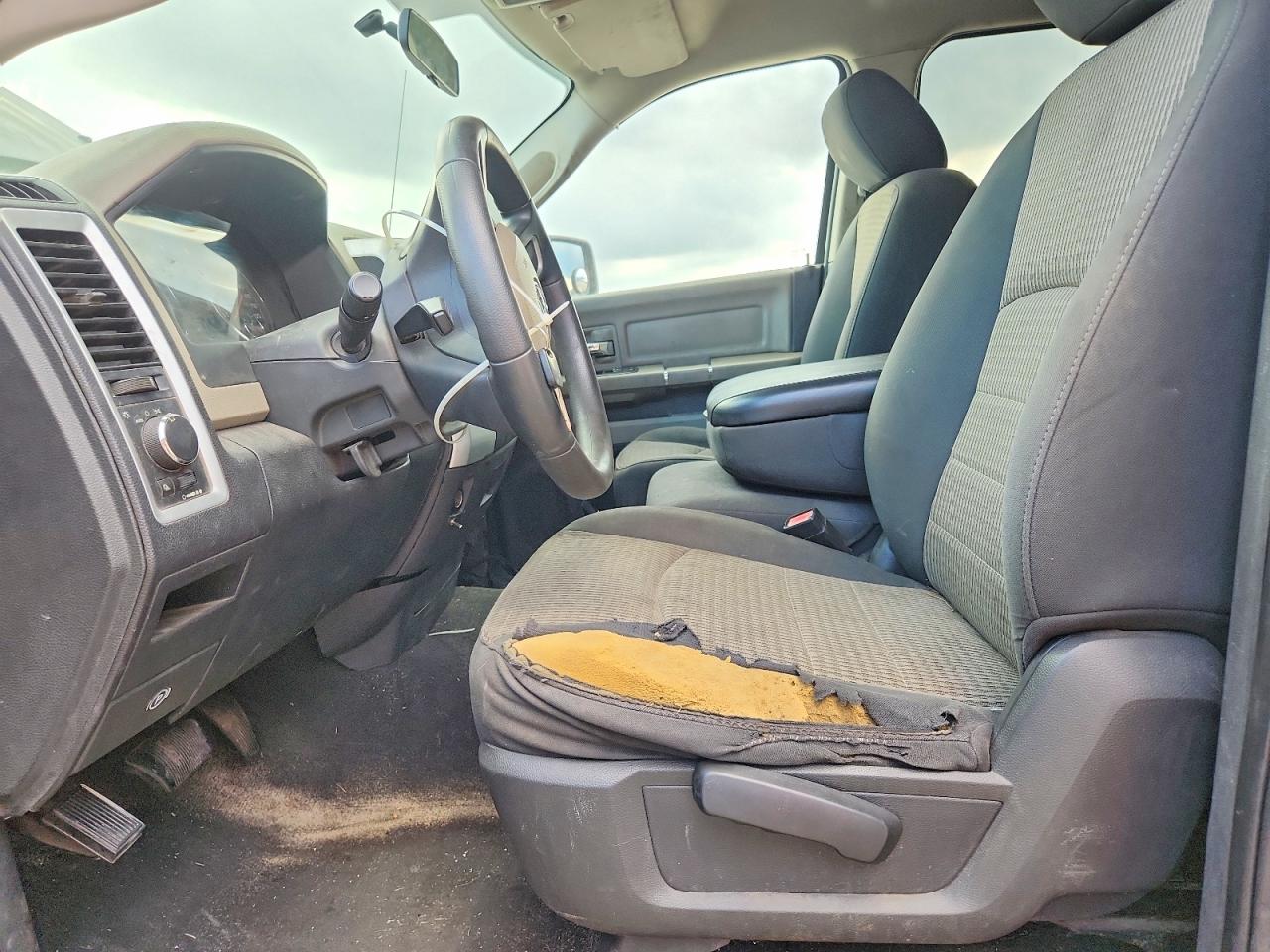 2011 Dodge Ram 1500 Серебряный vin: 1D7RV1GP7BS674600