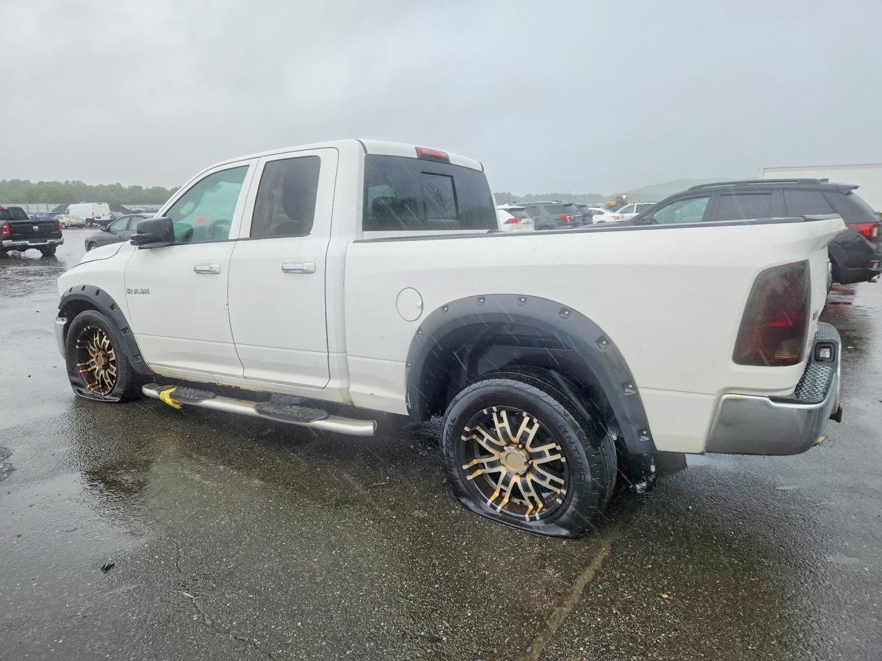 2010 Dodge Ram 1500 White vin: 1D7RV1GP8AS177487