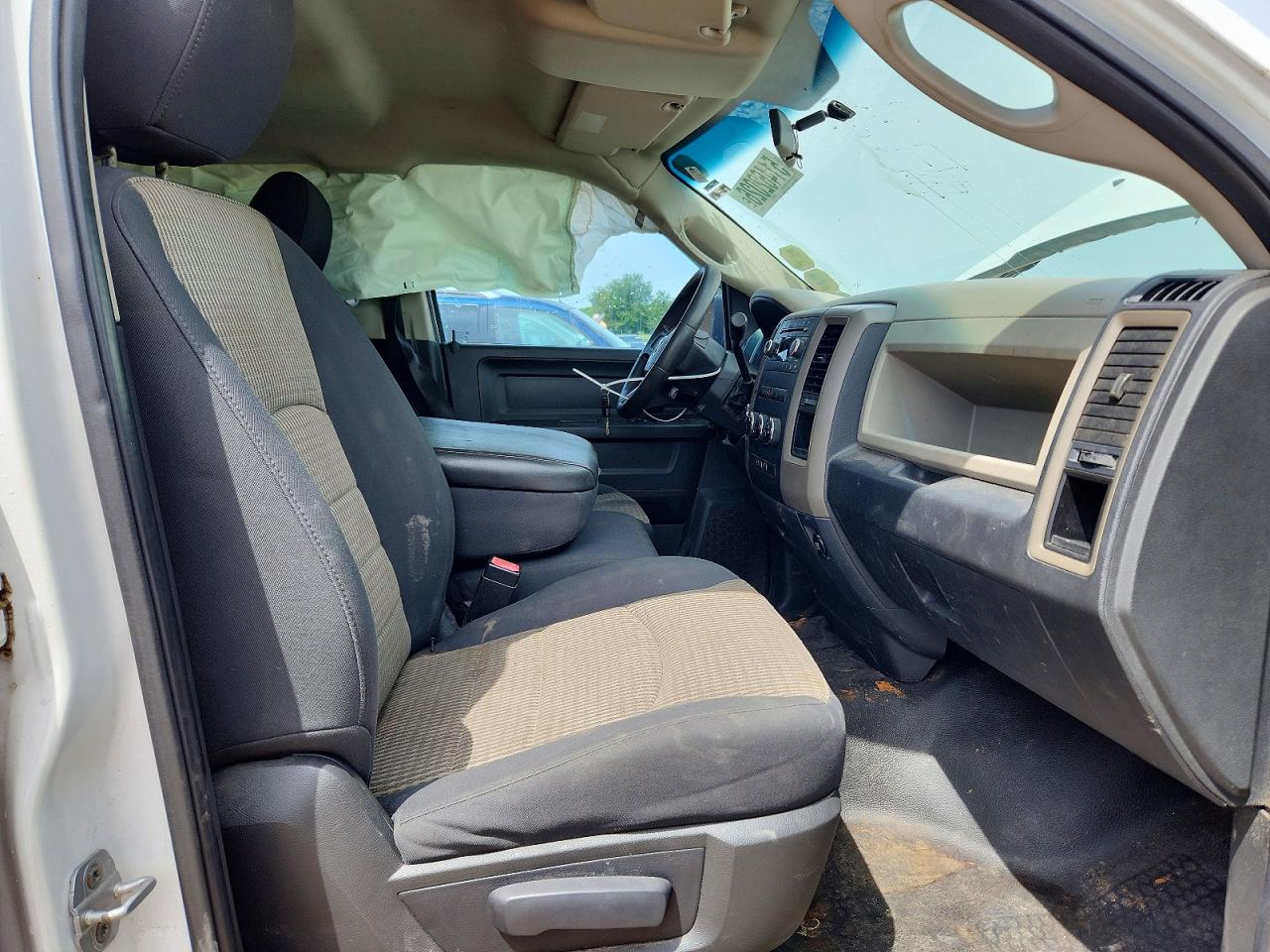 2011 Dodge Ram 1500 Белый vin: 1D7RV1GPXBS680276