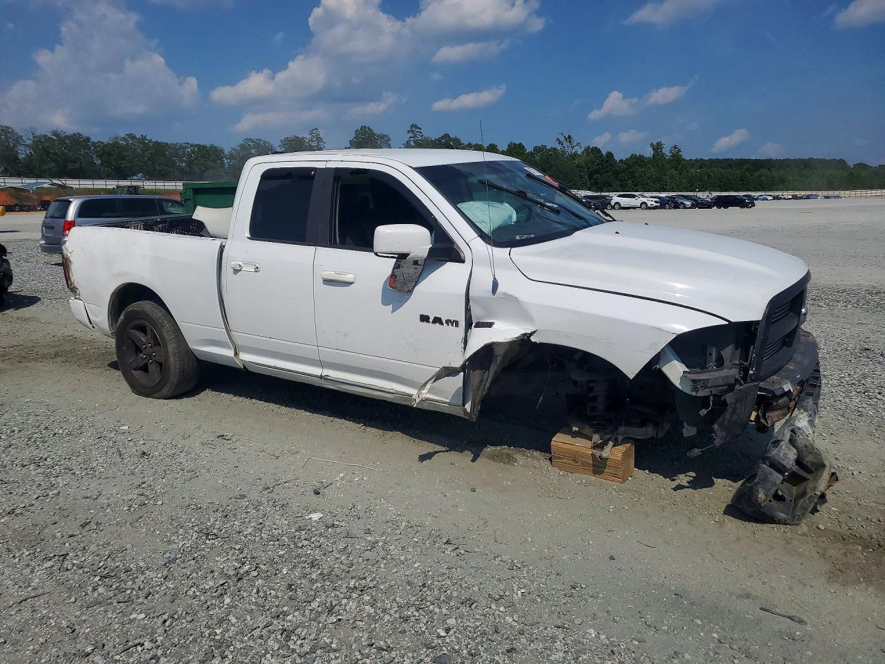 2010 Dodge Ram 1500 White vin: 1D7RV1GT0AS183569