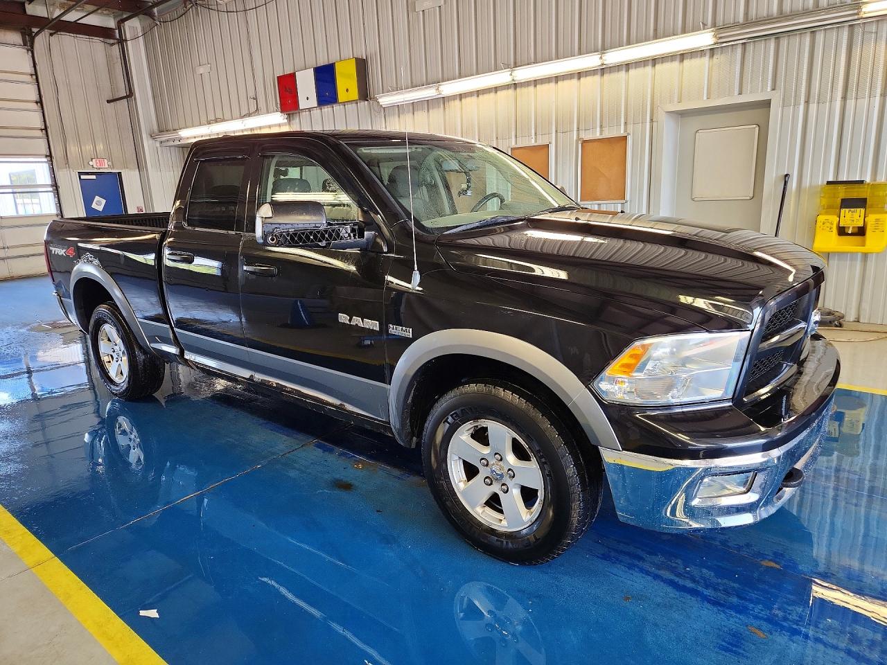 2010 Dodge Ram 1500 Slt Black vin: 1D7RV1GT0AS201908