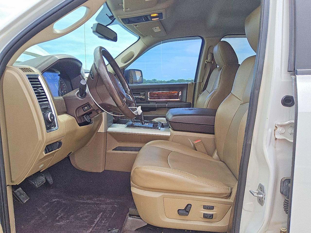 2011 Dodge Ram 1500 White vin: 1D7RV1GT0BS580281