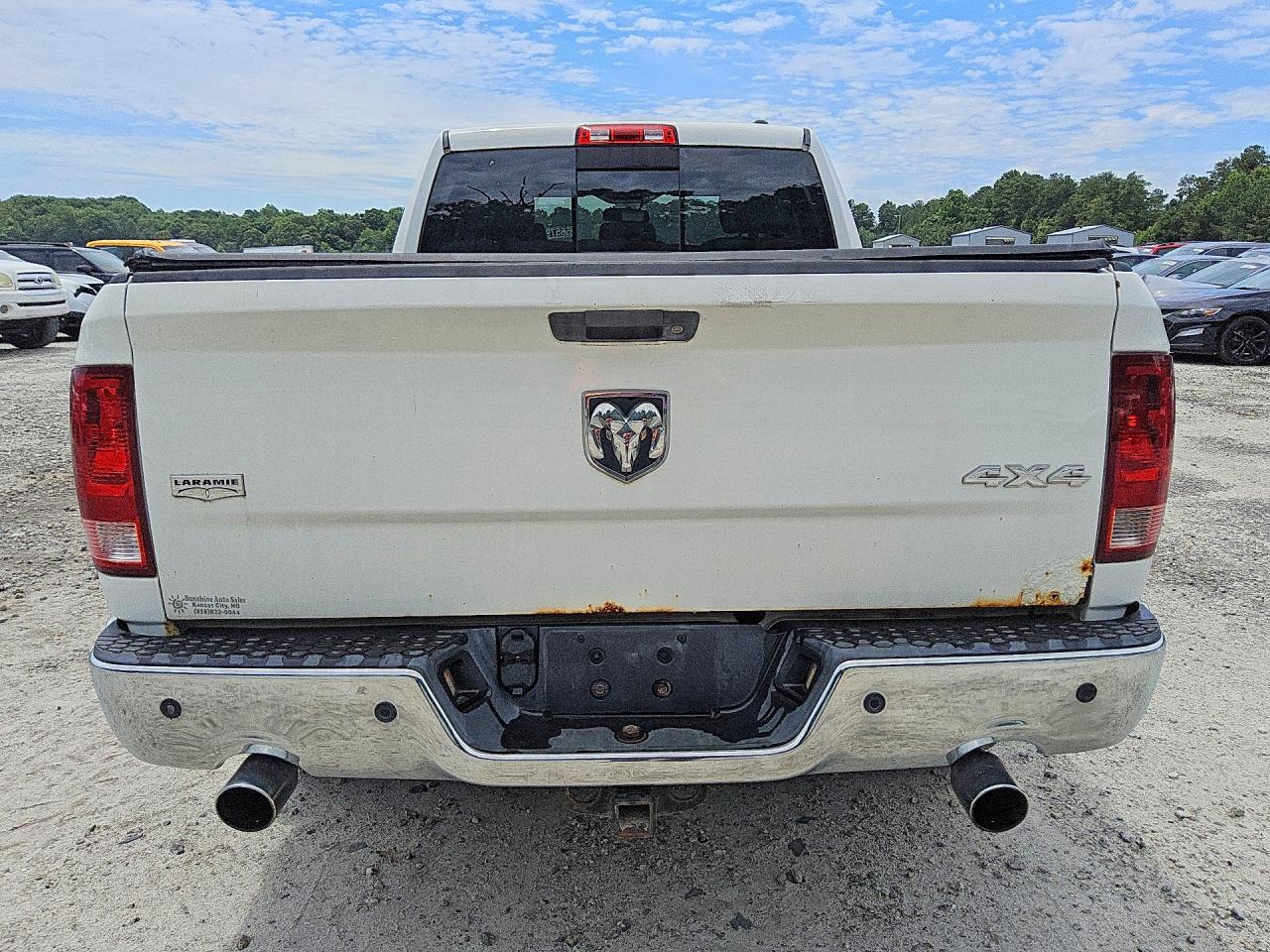 2011 Dodge Ram 1500 White vin: 1D7RV1GT0BS580281