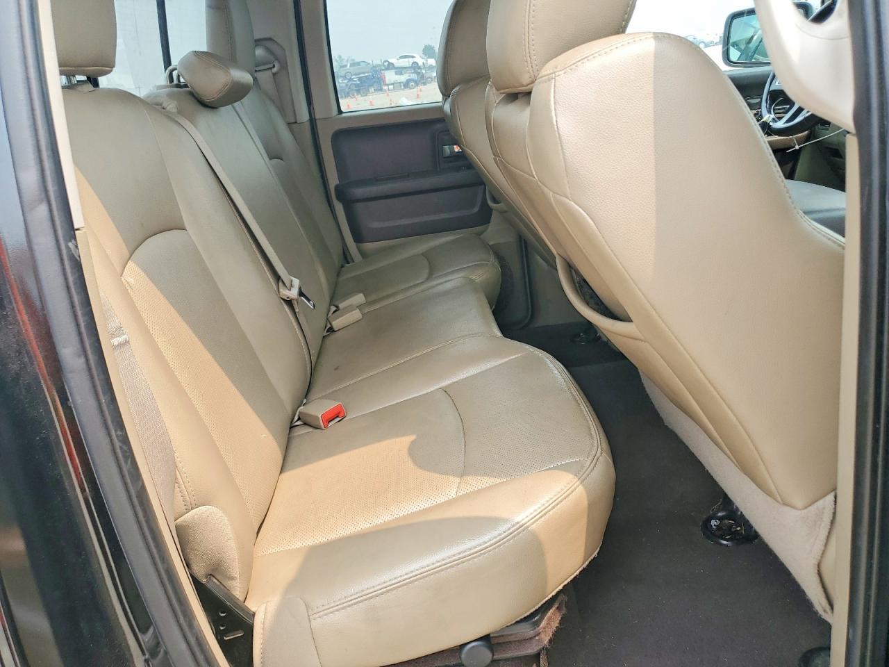 2011 Dodge Ram 1500 Черный vin: 1D7RV1GT0BS647901