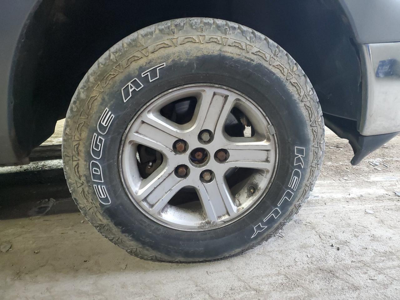 2011 Dodge Ram 1500 Серый vin: 1D7RV1GT1BS510465 Damage: Right Front Wheel, Curb Rash, > 12 Inches
