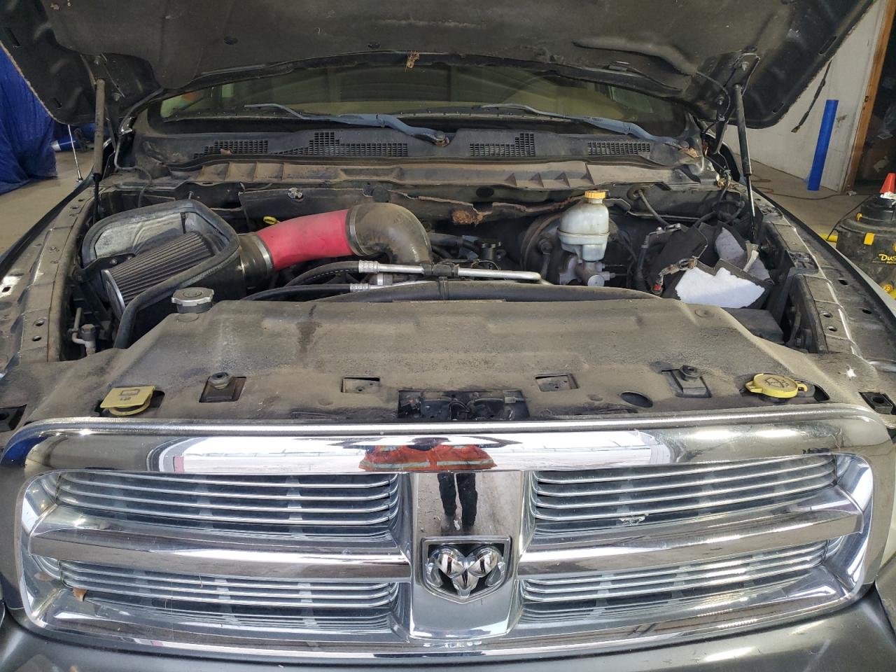 2011 Dodge Ram 1500 Серый vin: 1D7RV1GT1BS510465 Damage: Air Filter Housing, Aftermarket, Acceptable