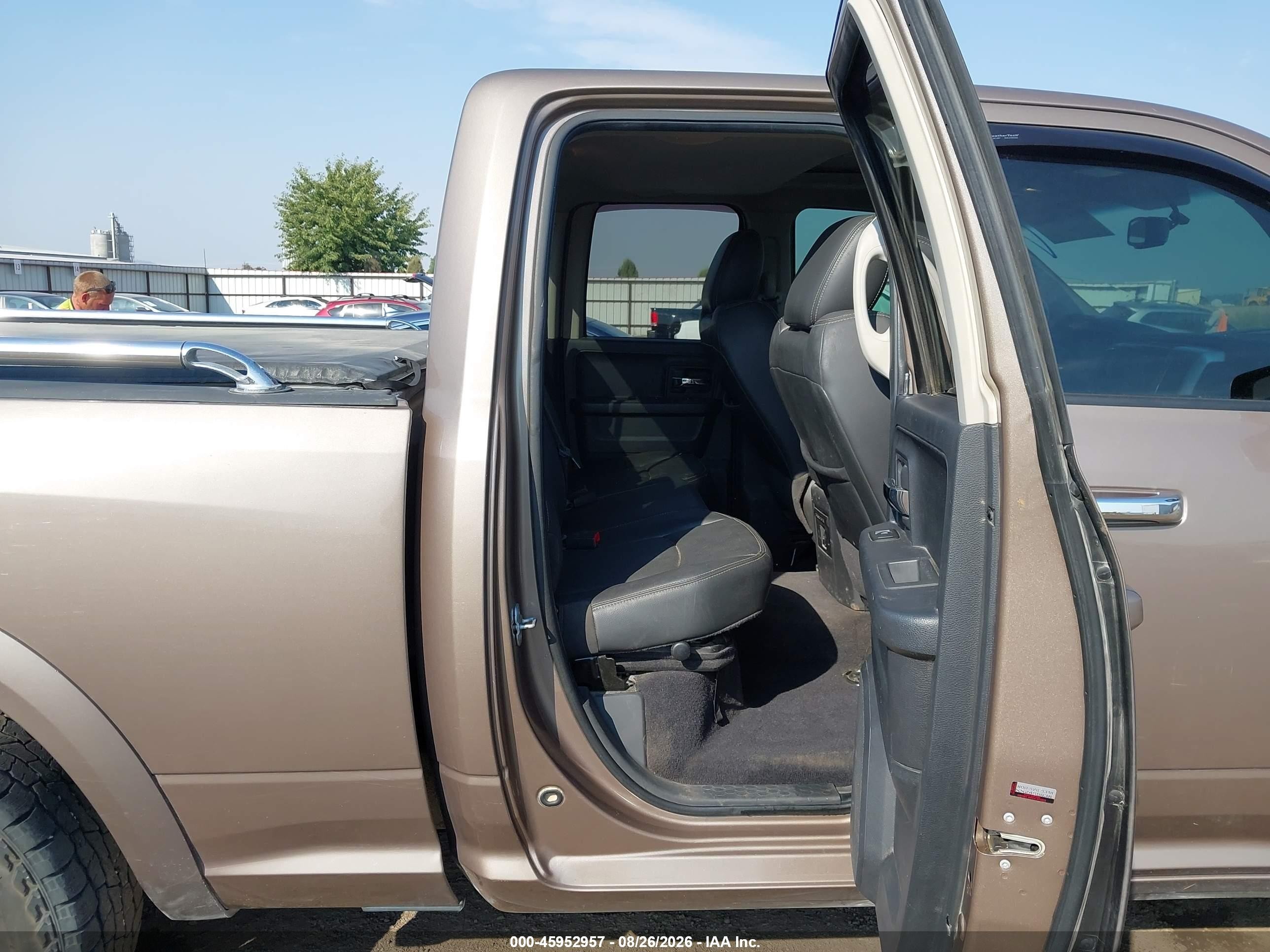 2010 Dodge Ram 1500 Laramie Brown vin: 1D7RV1GT2AS175991