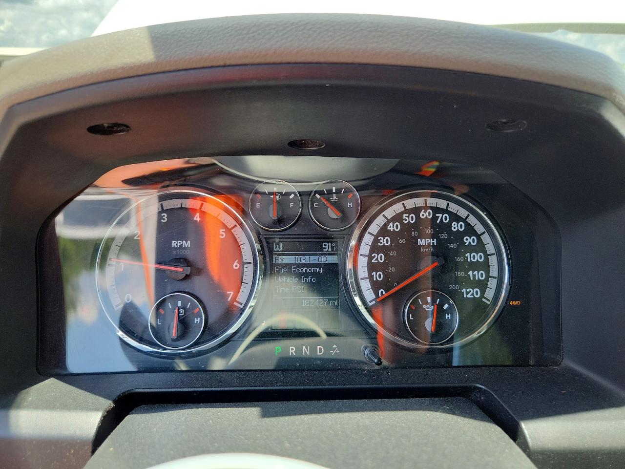 2010 Dodge Ram 1500 Cream vin: 1D7RV1GT2AS227491