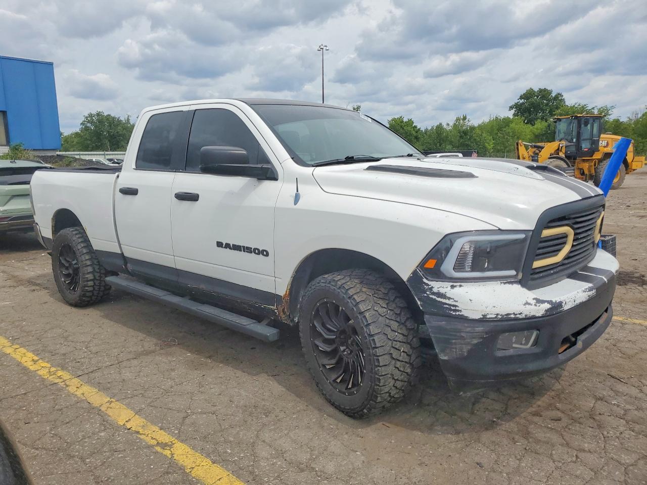 2010 Dodge Ram 1500 White vin: 1D7RV1GT2AS260300
