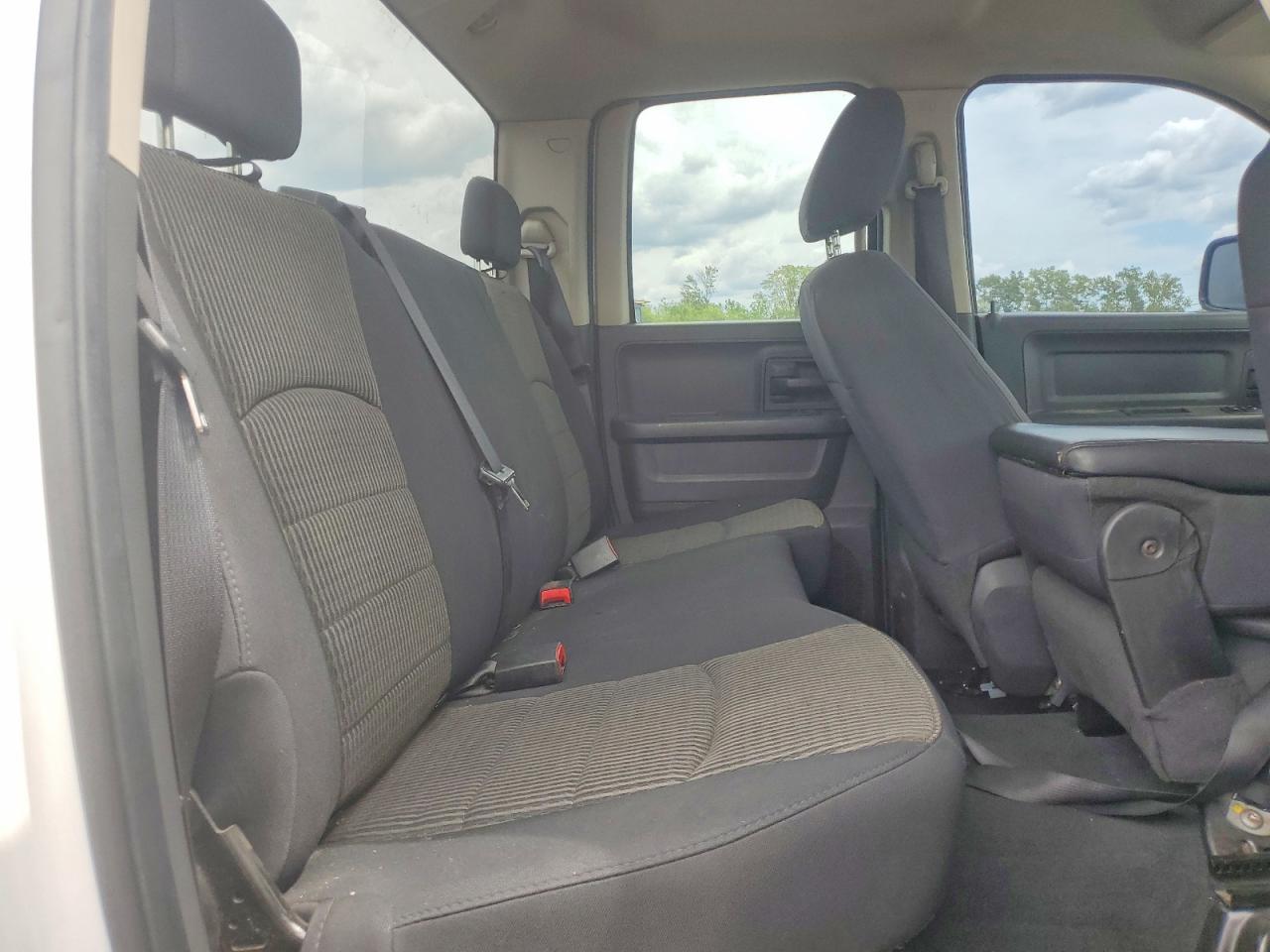 2010 Dodge Ram 1500 White vin: 1D7RV1GT2AS260300