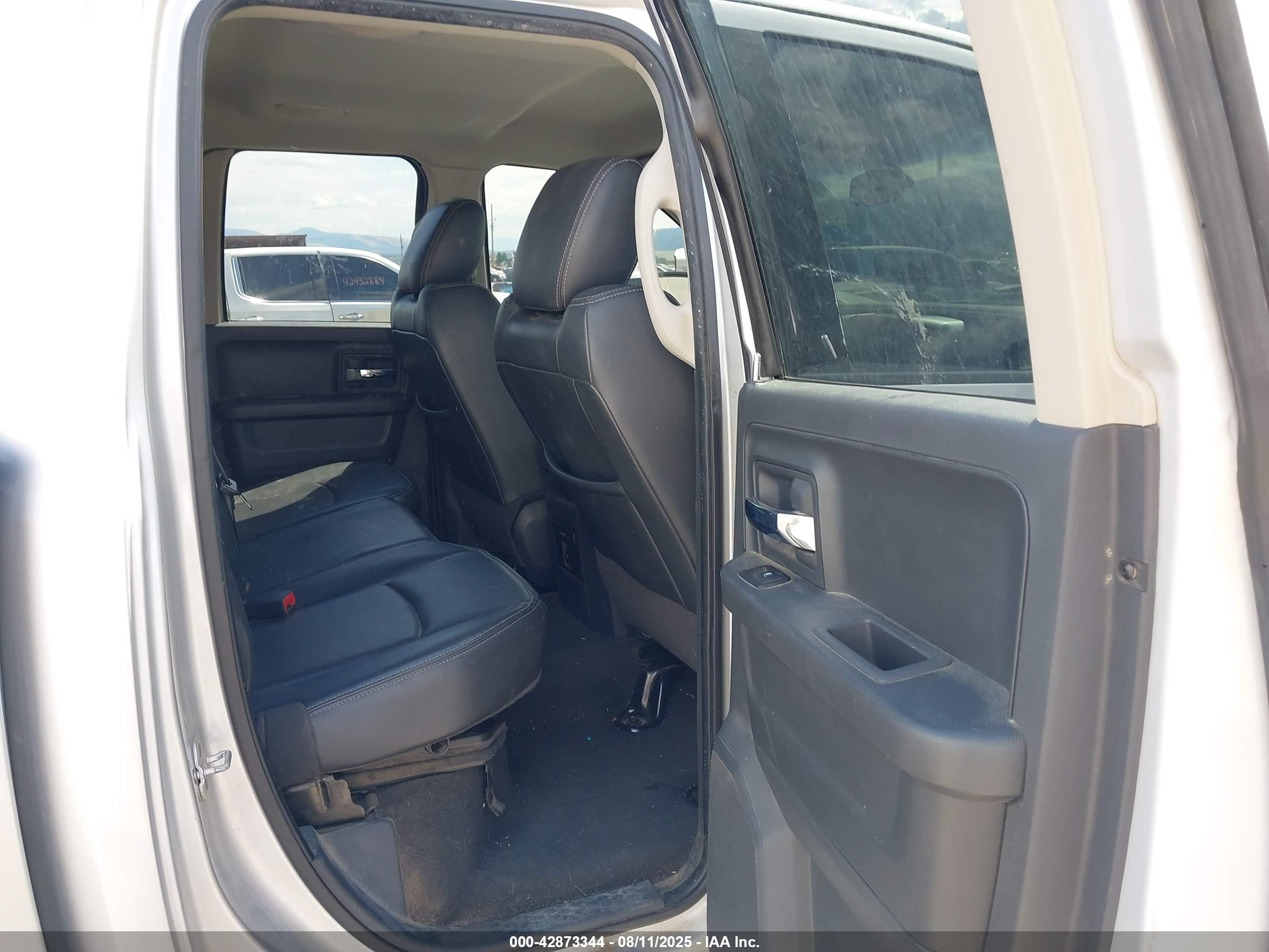 2011 Ram Ram 1500 Laramie Silver vin: 1D7RV1GT2BS531258