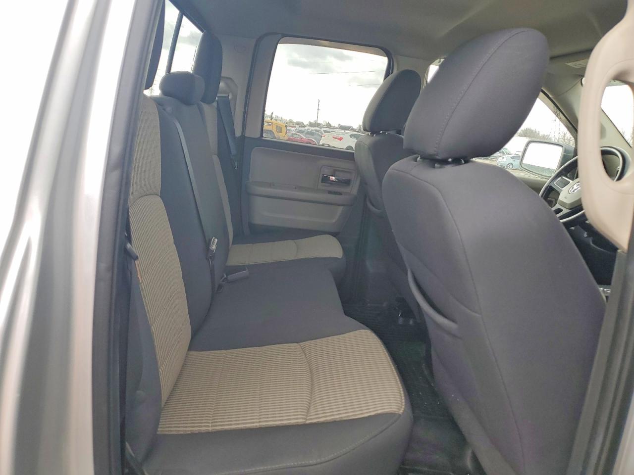 2011 Dodge Ram 1500 Silver vin: 1D7RV1GT2BS543281