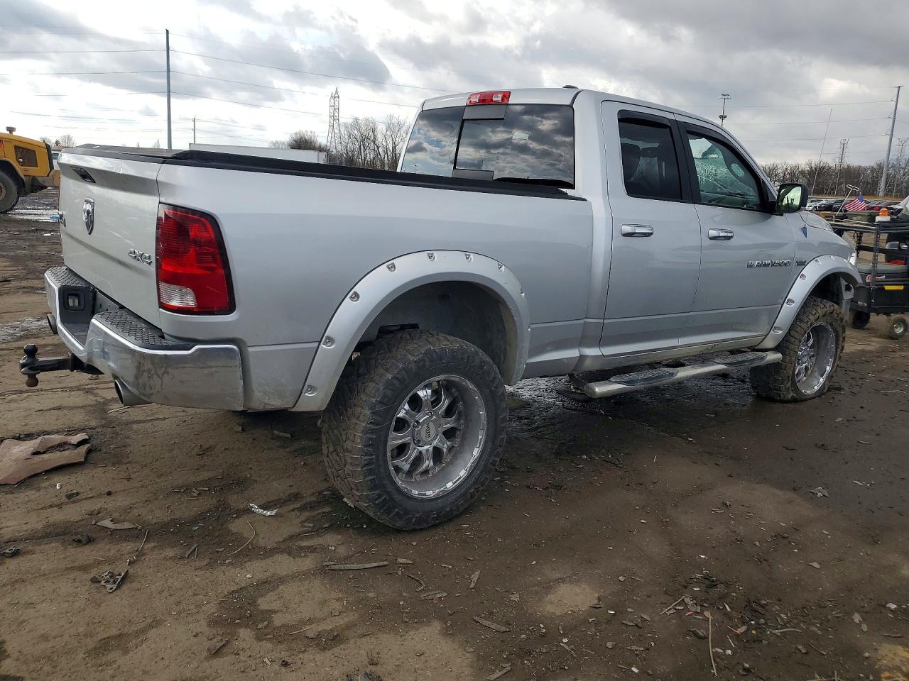 2011 Dodge Ram 1500 Silver vin: 1D7RV1GT2BS543281