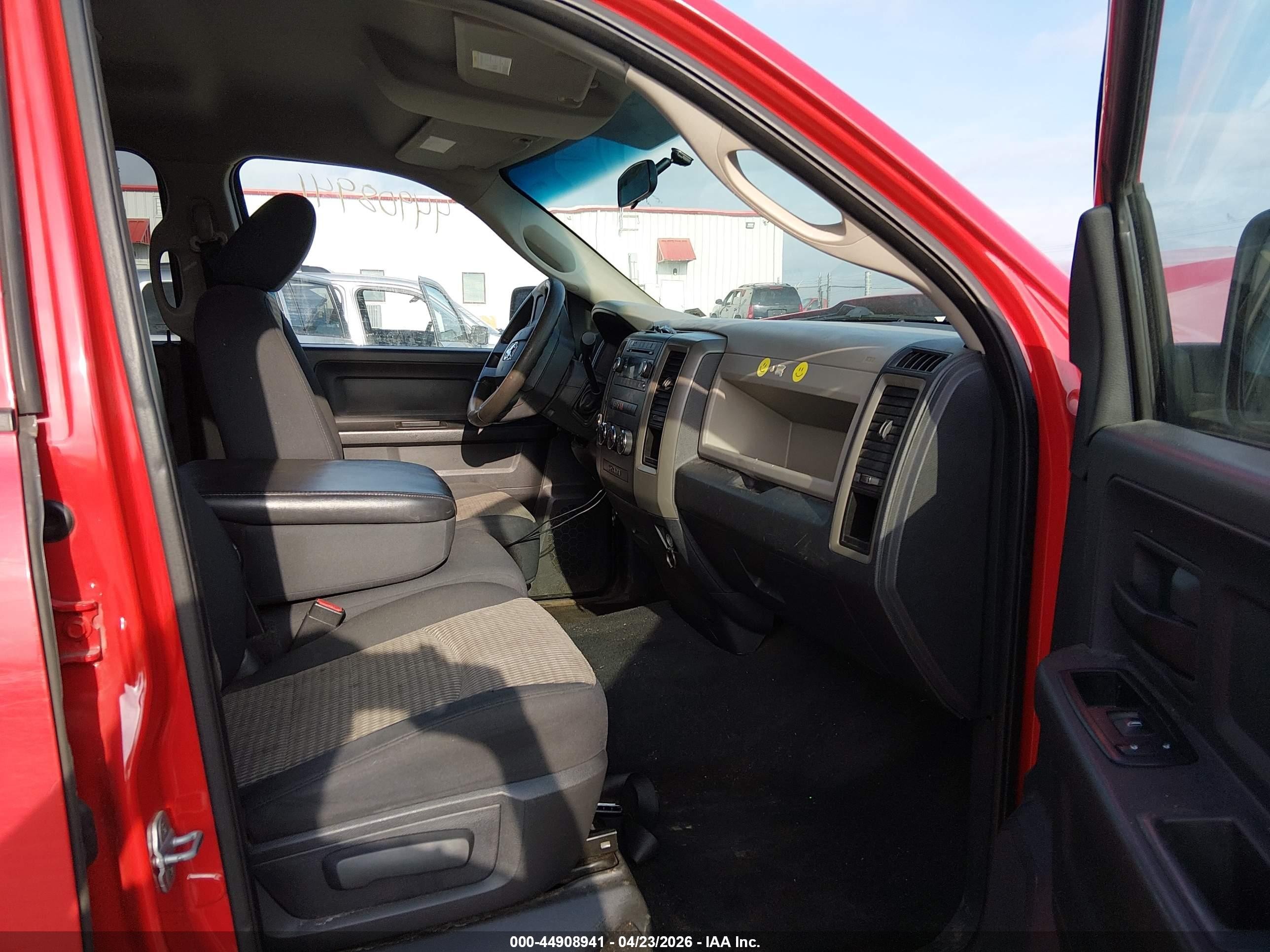 2011 Ram Ram 1500 St Red vin: 1D7RV1GT2BS584901
