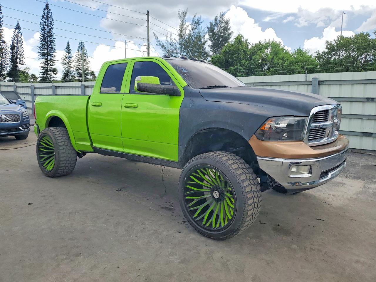 2011 Dodge Ram 1500 Green vin: 1D7RV1GT2BS616617