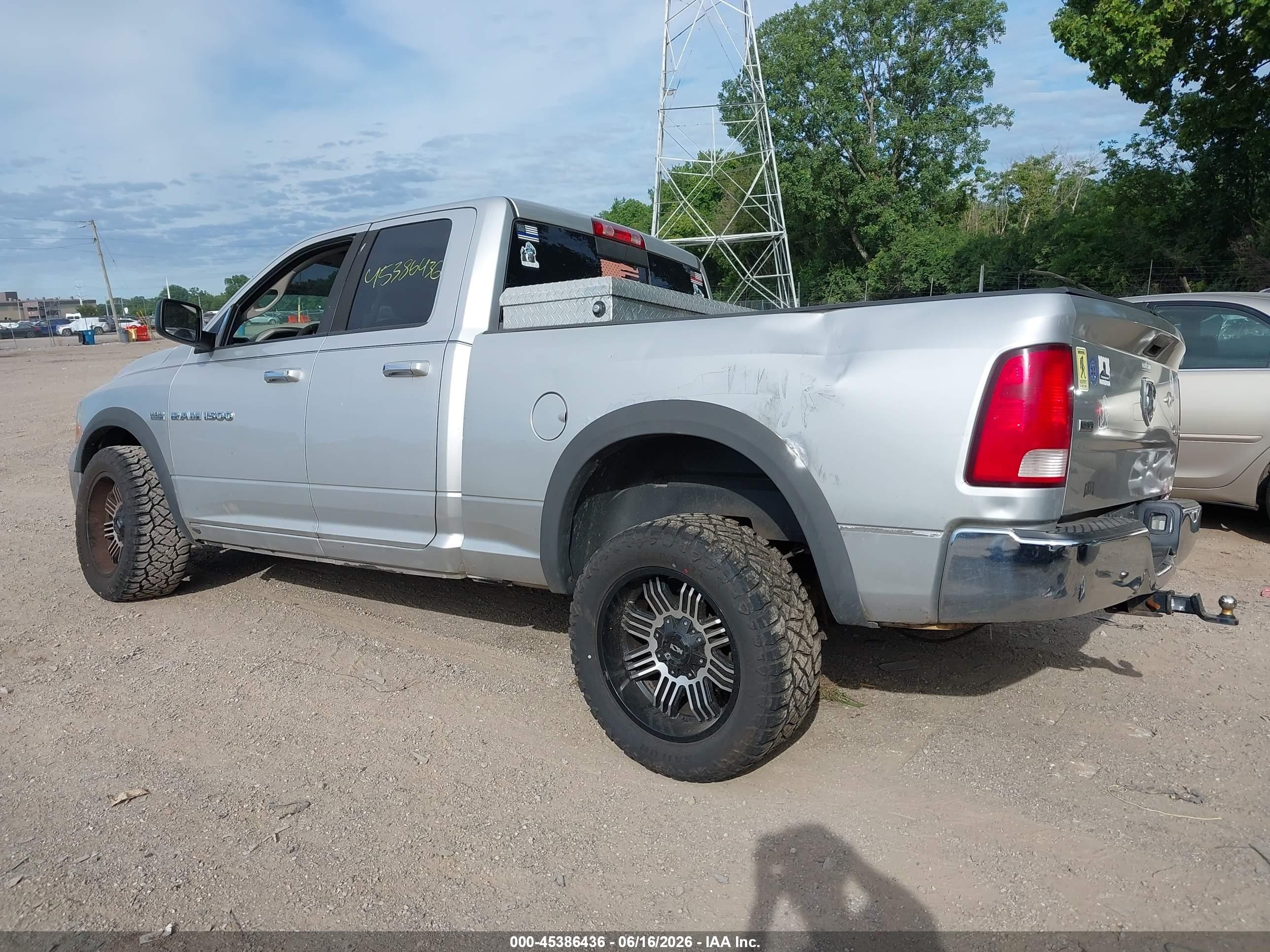 2011 Ram Ram 1500 Slt Silver vin: 1D7RV1GT2BS639637