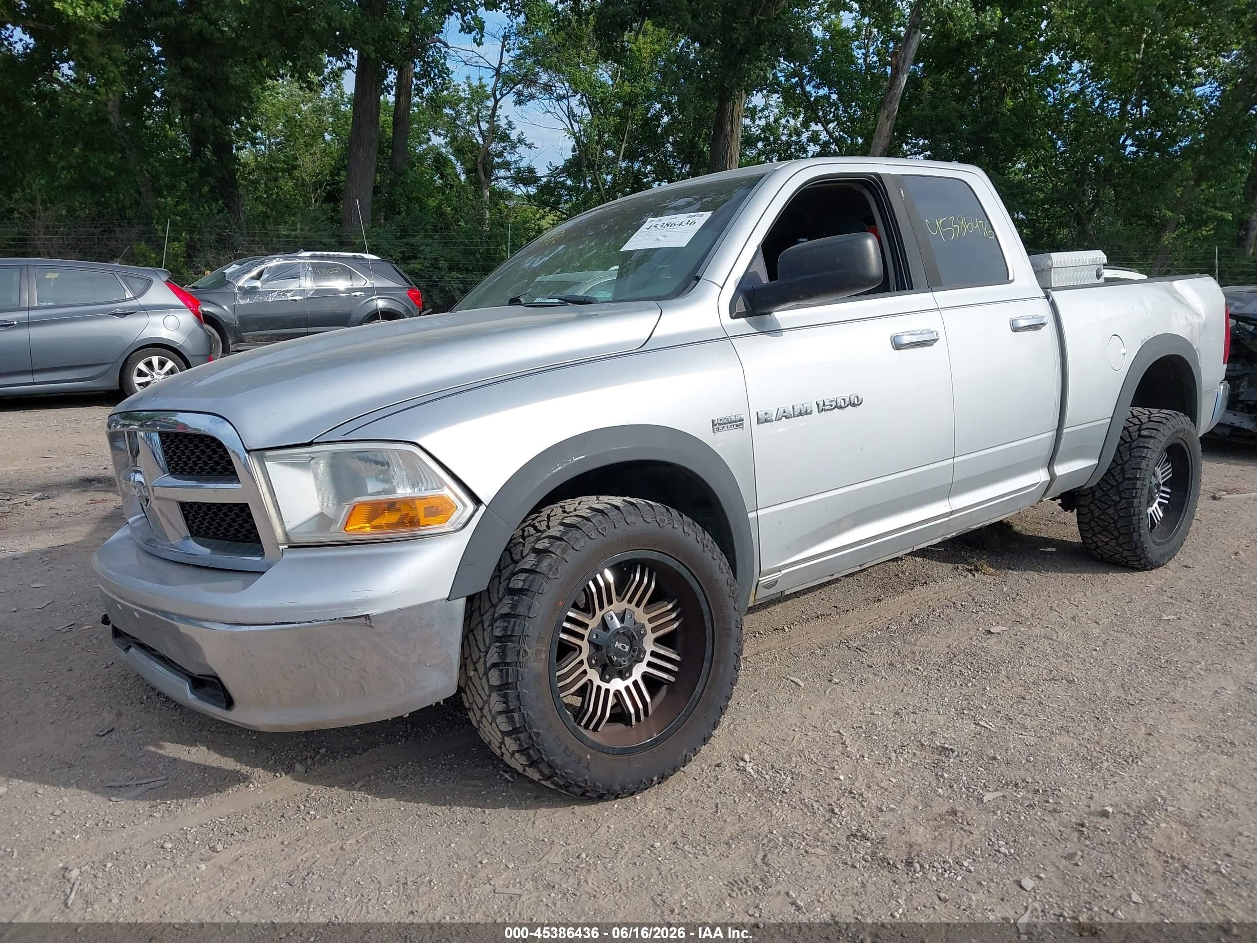 2011 Ram Ram 1500 Slt Silver vin: 1D7RV1GT2BS639637