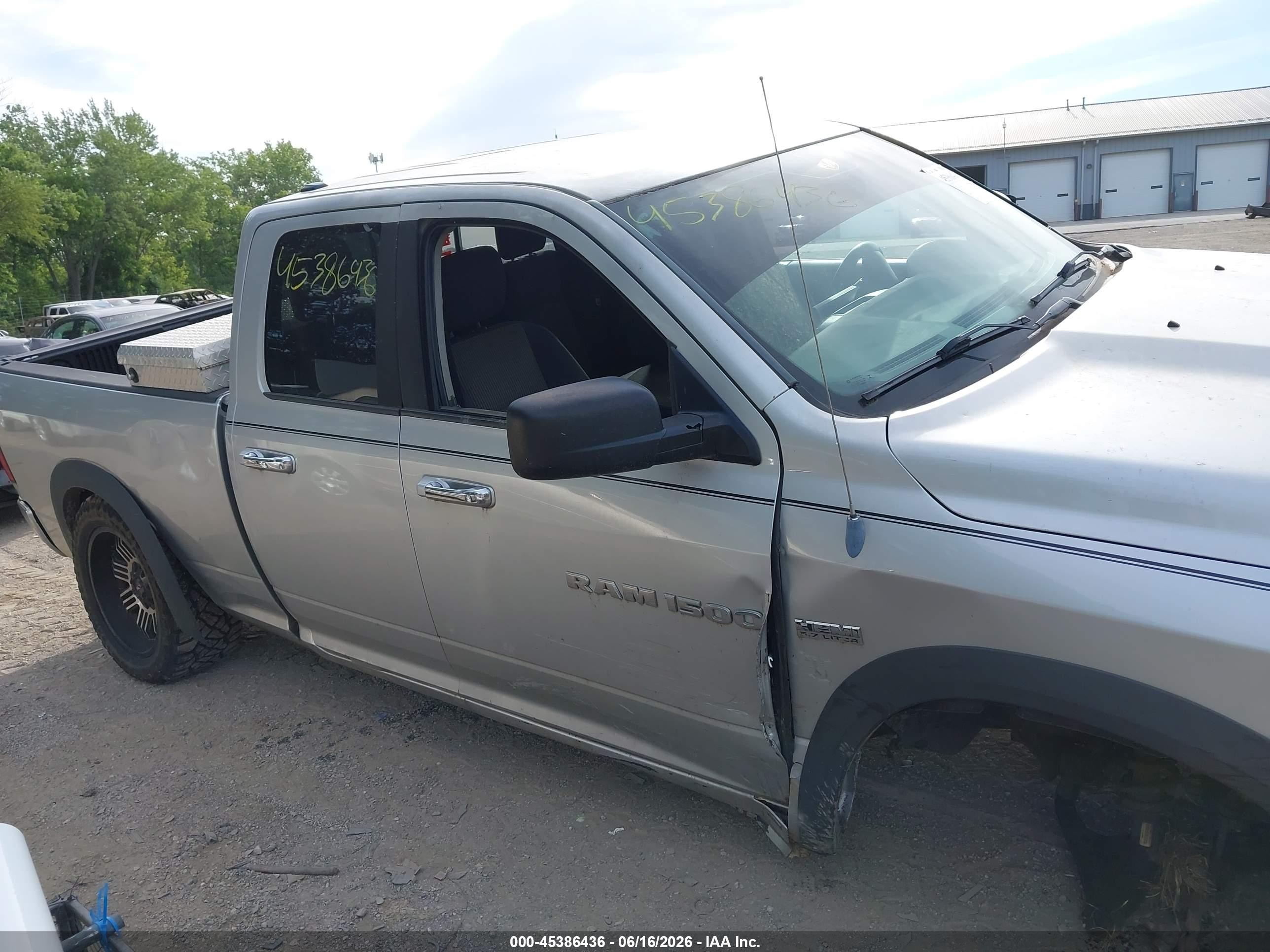 2011 Ram Ram 1500 Slt Silver vin: 1D7RV1GT2BS639637