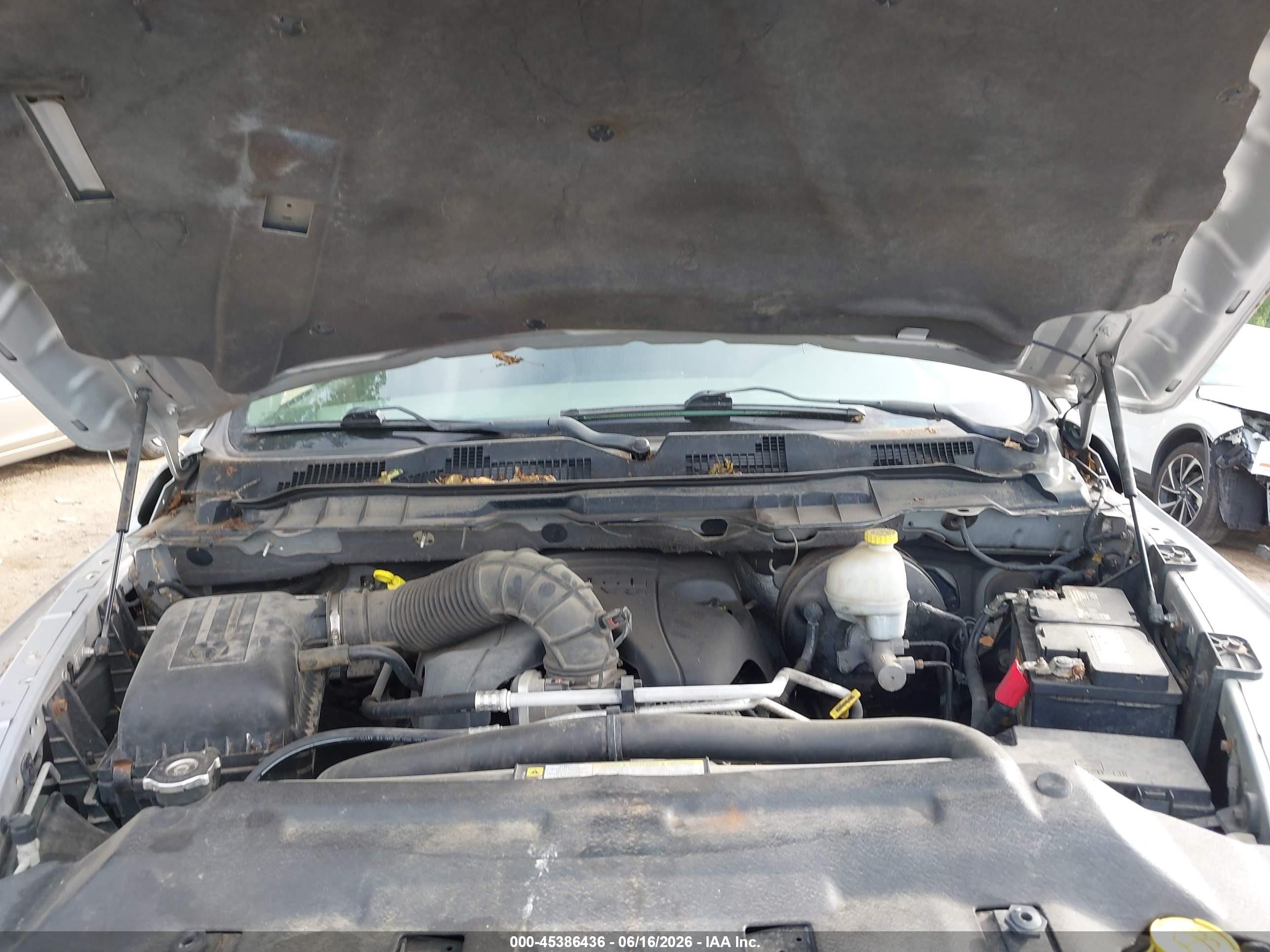 2011 Ram Ram 1500 Slt Silver vin: 1D7RV1GT2BS639637