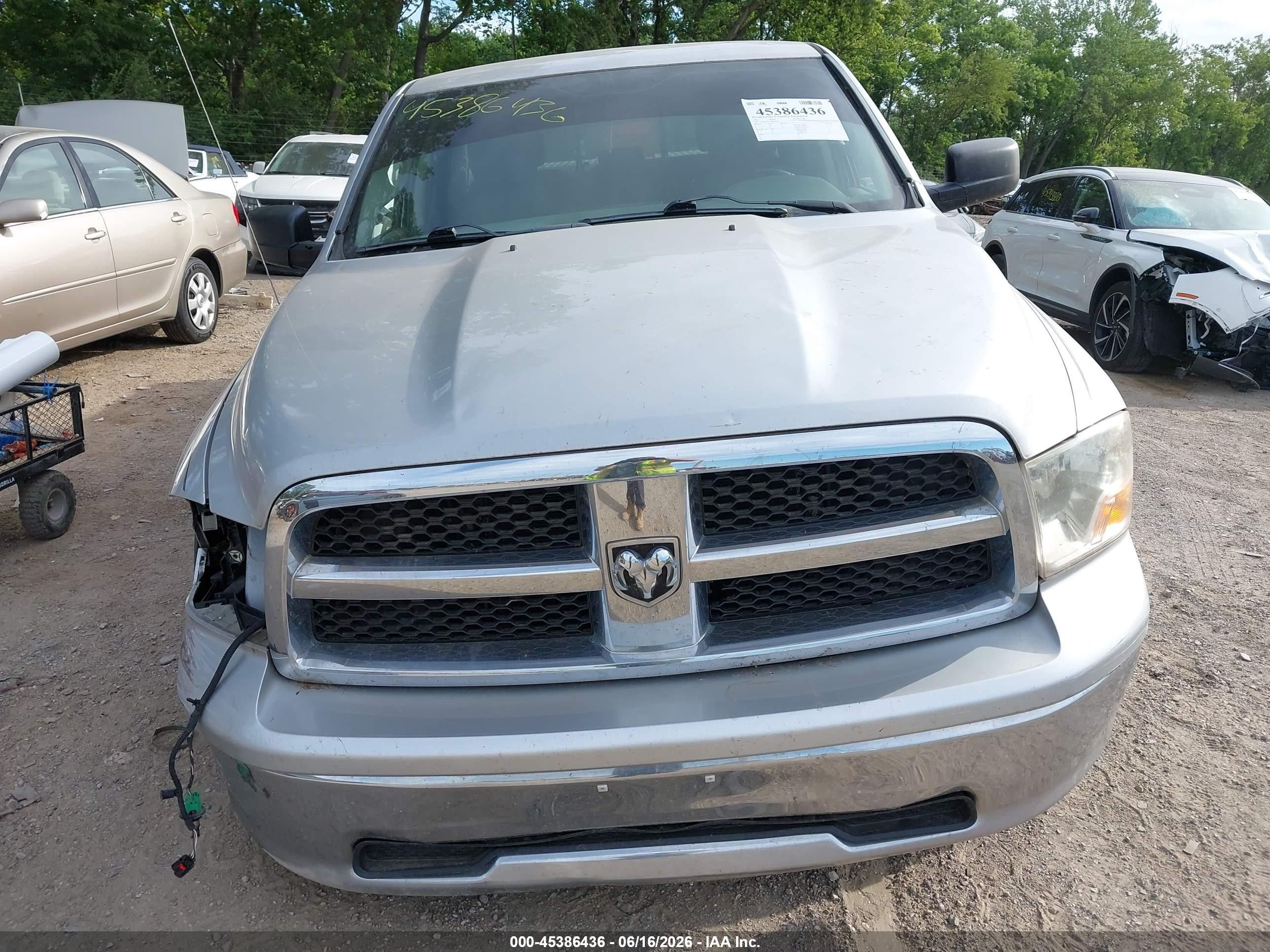 2011 Ram Ram 1500 Slt Silver vin: 1D7RV1GT2BS639637