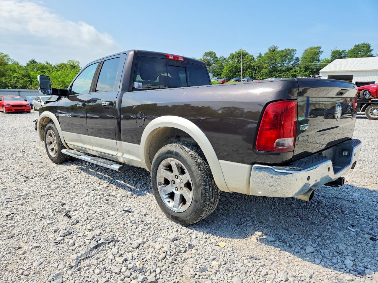 2011 Dodge Ram 1500 Коричневый vin: 1D7RV1GT2BS660455